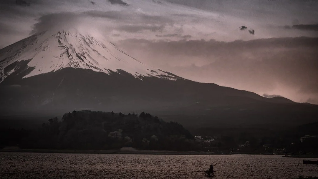 #japan_photo_now #japanphotography #mountfuji #fisherman