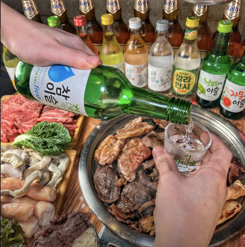 Korean BBQ and Soju: How to Drink Soju With BBQ (Etiquette + Best Pairings)