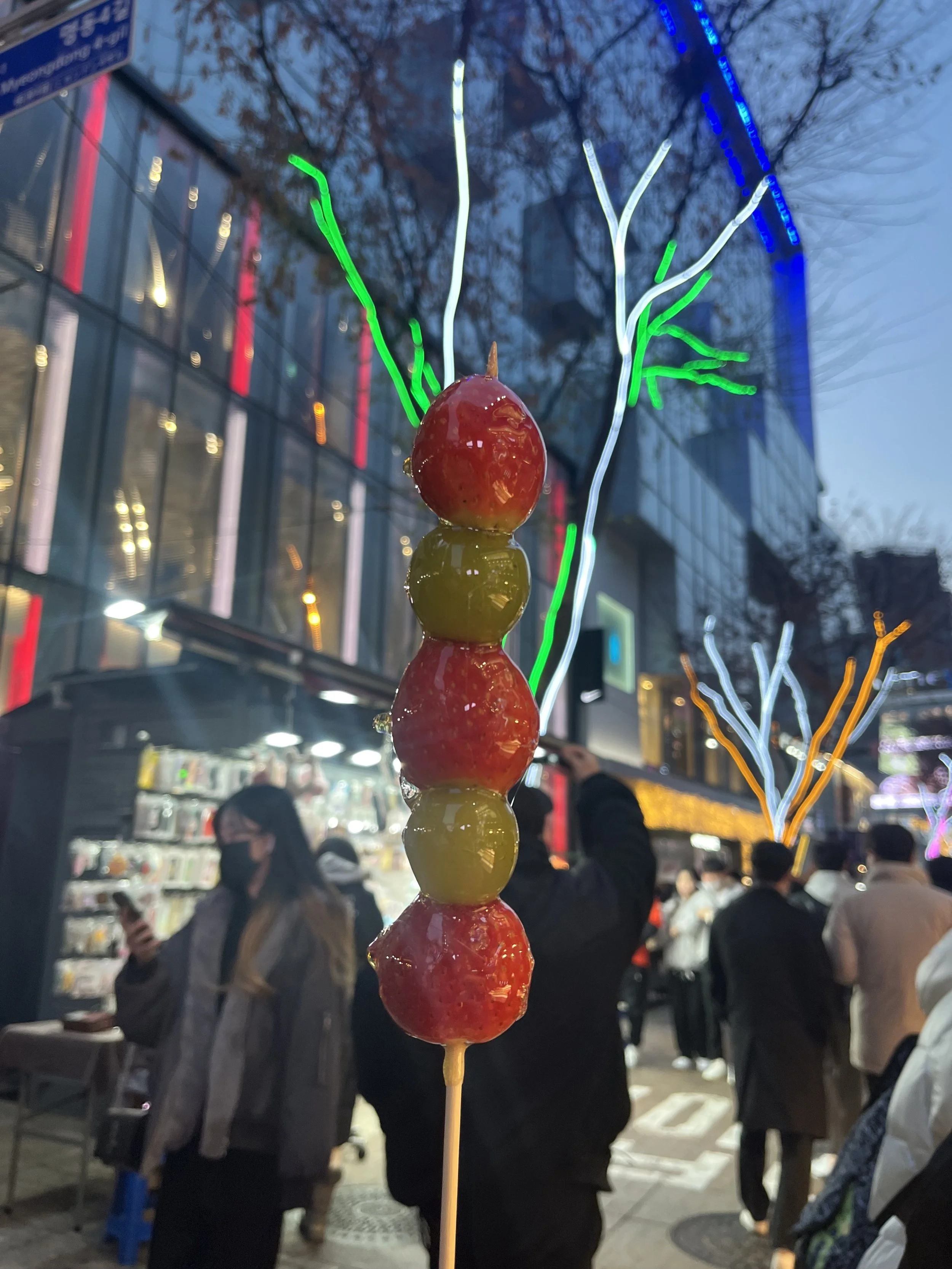 Myeongdong Street Food Guide: What to Try in Seoul’s Famous Food Street