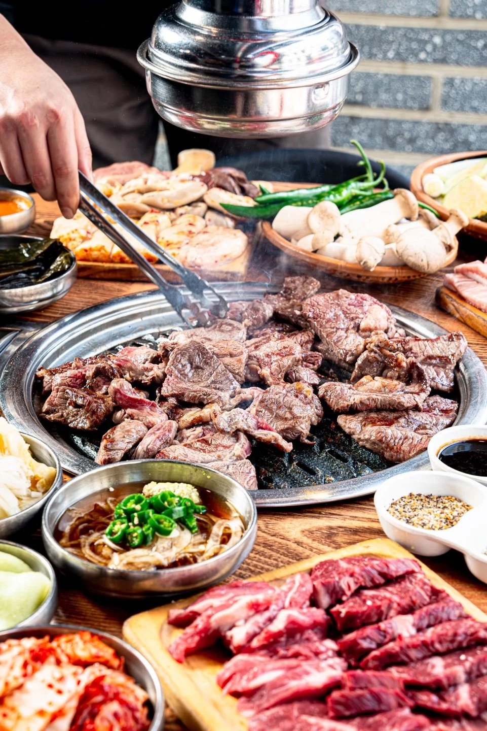 myeongdong mongvely premium pork & beef bbq