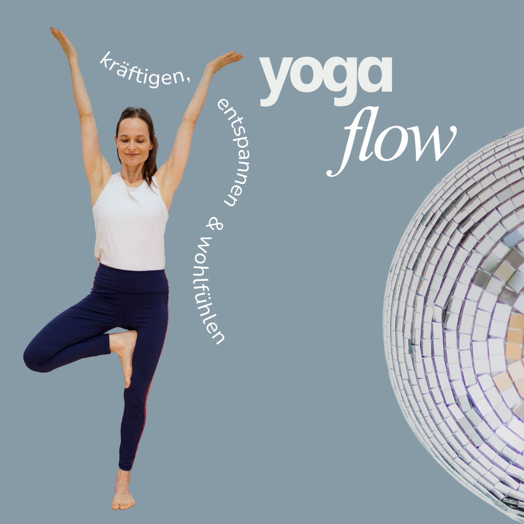 Flyer für eine Yoga-Flow Stunde, darauf ist eine Frau in der Yoga Baum-Position zu sehen.