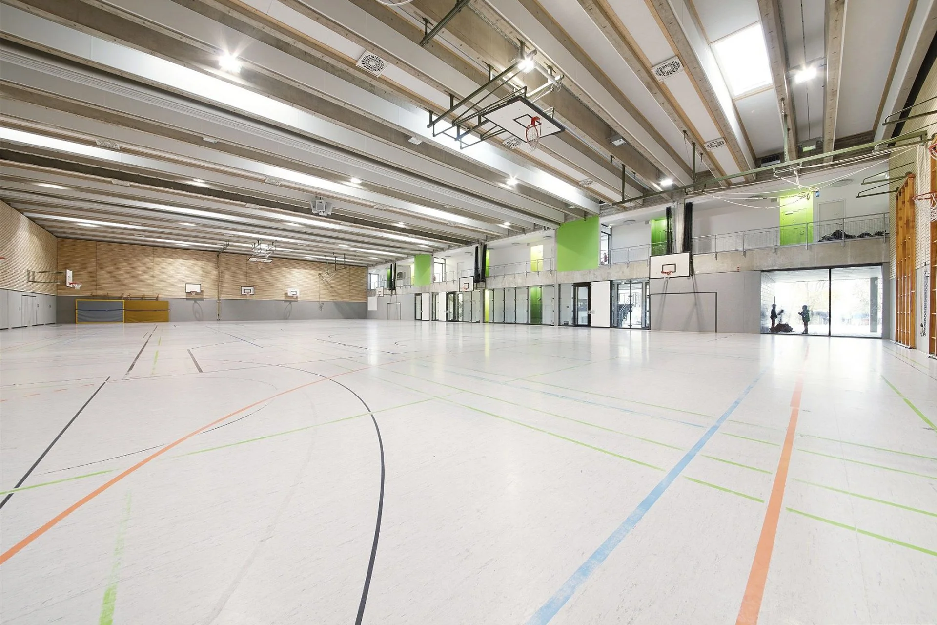 121_Architekten_Danner_Mukarker_GSS_Sanierung_Geschwister_Scholl_Sporthalle_2.jpg