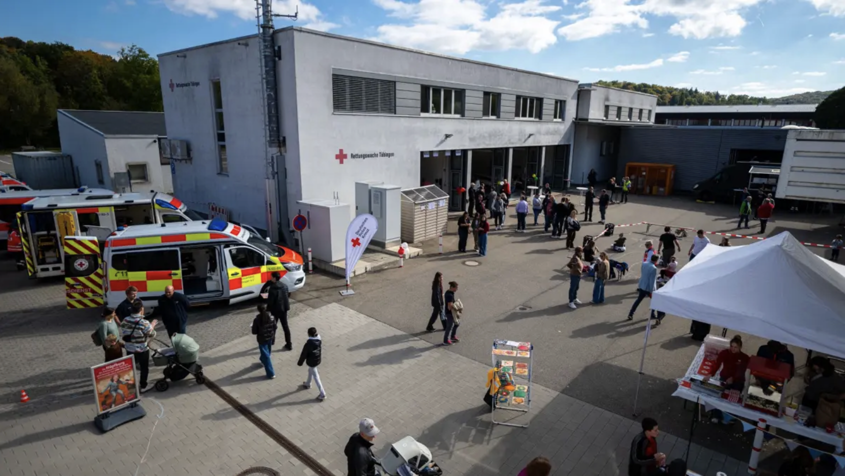 Südwest Presse über die Eröffnung des neues Gebäudes der Tübinger DRK 