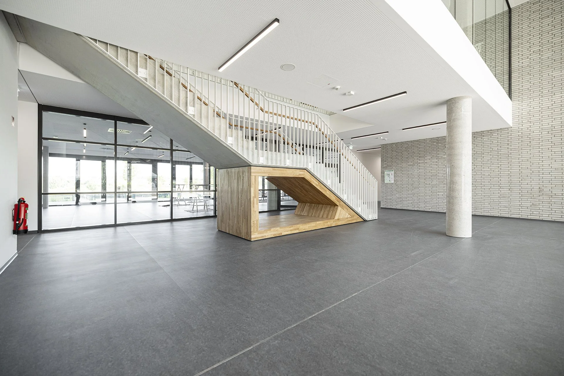 121_Architekten_Danner_Mukarker_LB26_Bildungszentrum_Grundschule_Flugfeld_8.jpg