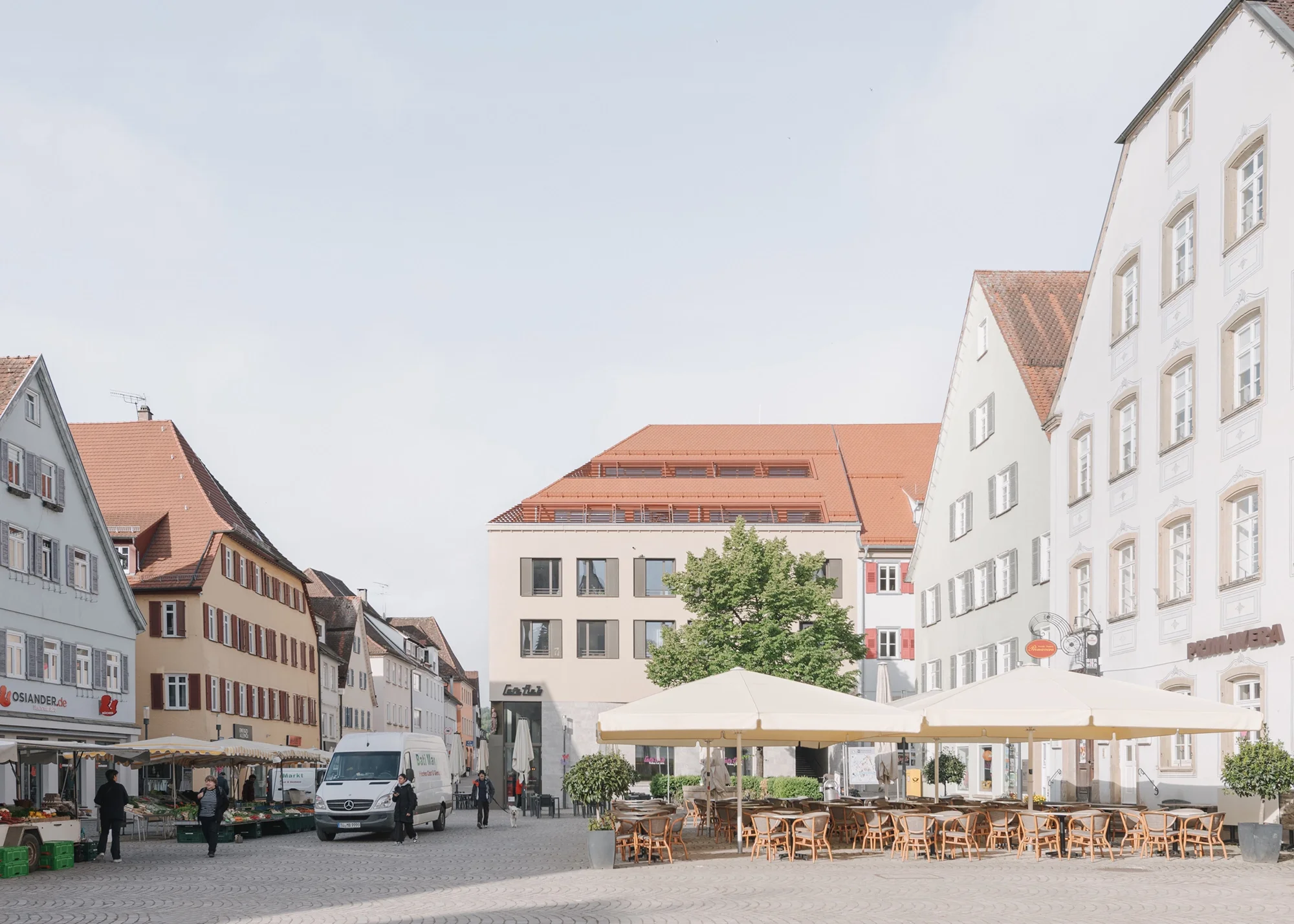 121_Architekten_Danner_Mukarker_K18_Wohnhaus_Geschaeftshaus_Koenigstr_18_01.webp