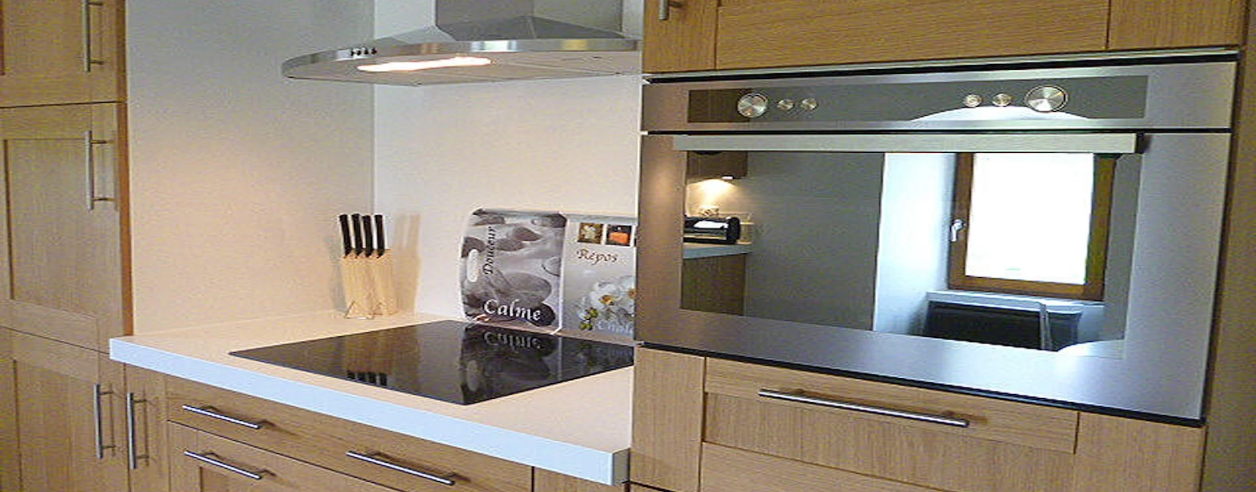 Fully equipped designer kitchen in luxury holiday rental – Gard South of France