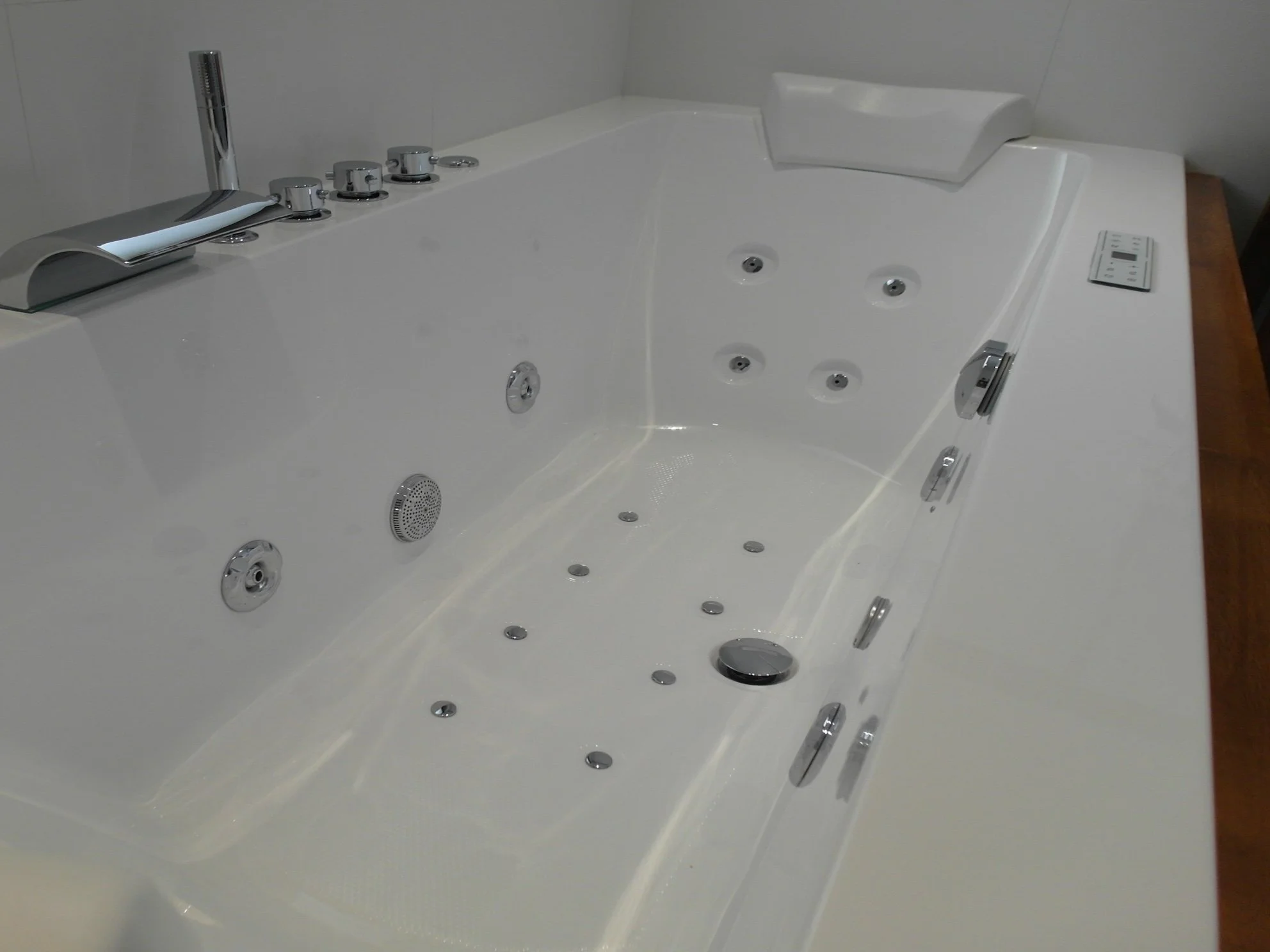 Boutique apartment with pool and tranquility near Nîmes