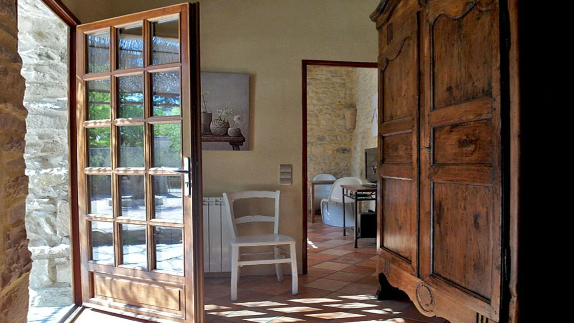 Romantic holiday home for two in a historic château near Nîmes