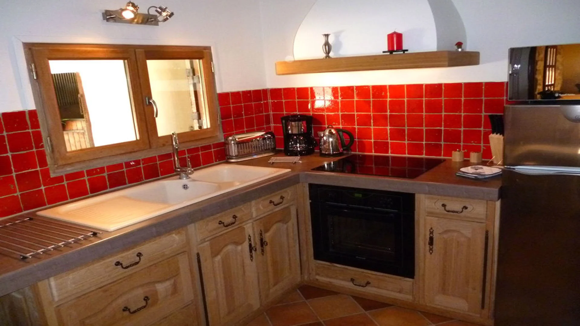 Self-catering holiday rental with full kitchen in South of France