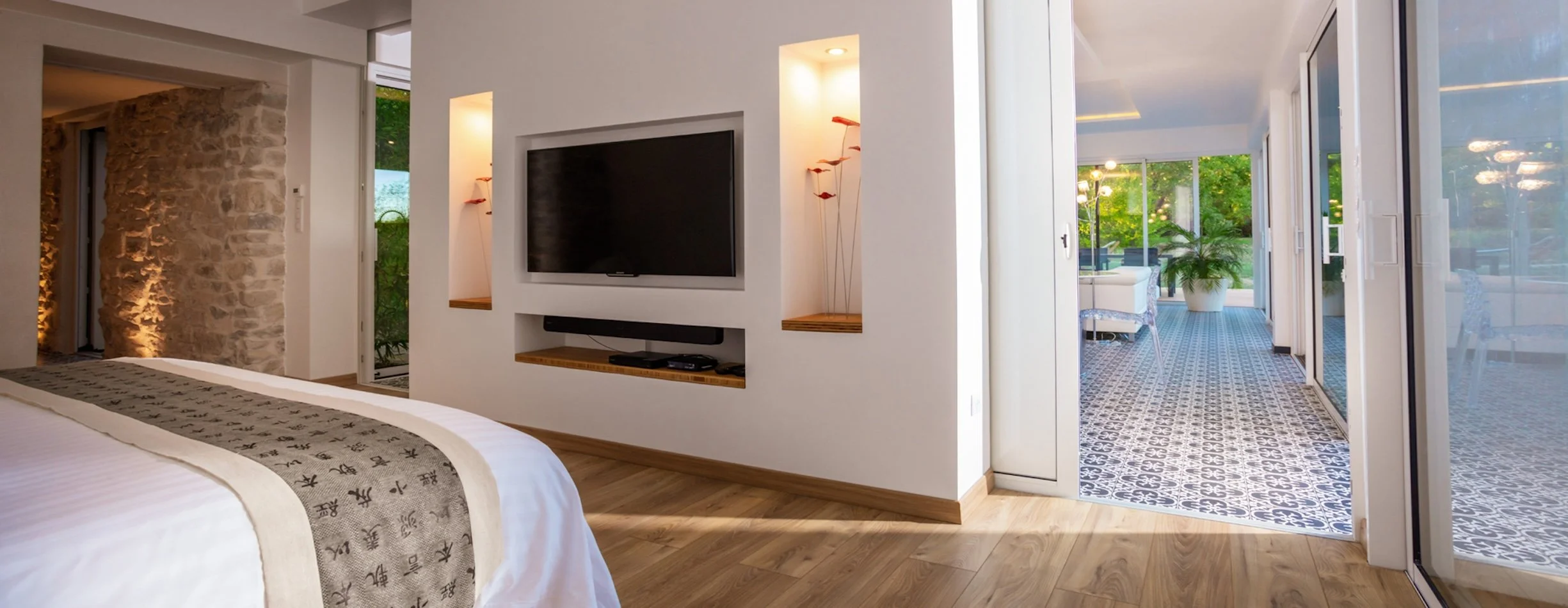 Luxury holiday rental with stylish bedroom near Uzès, South of France
