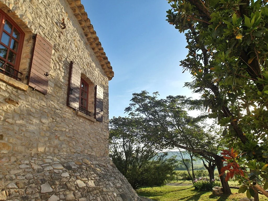Holiday rental for two in Provencal stone house near Avignon