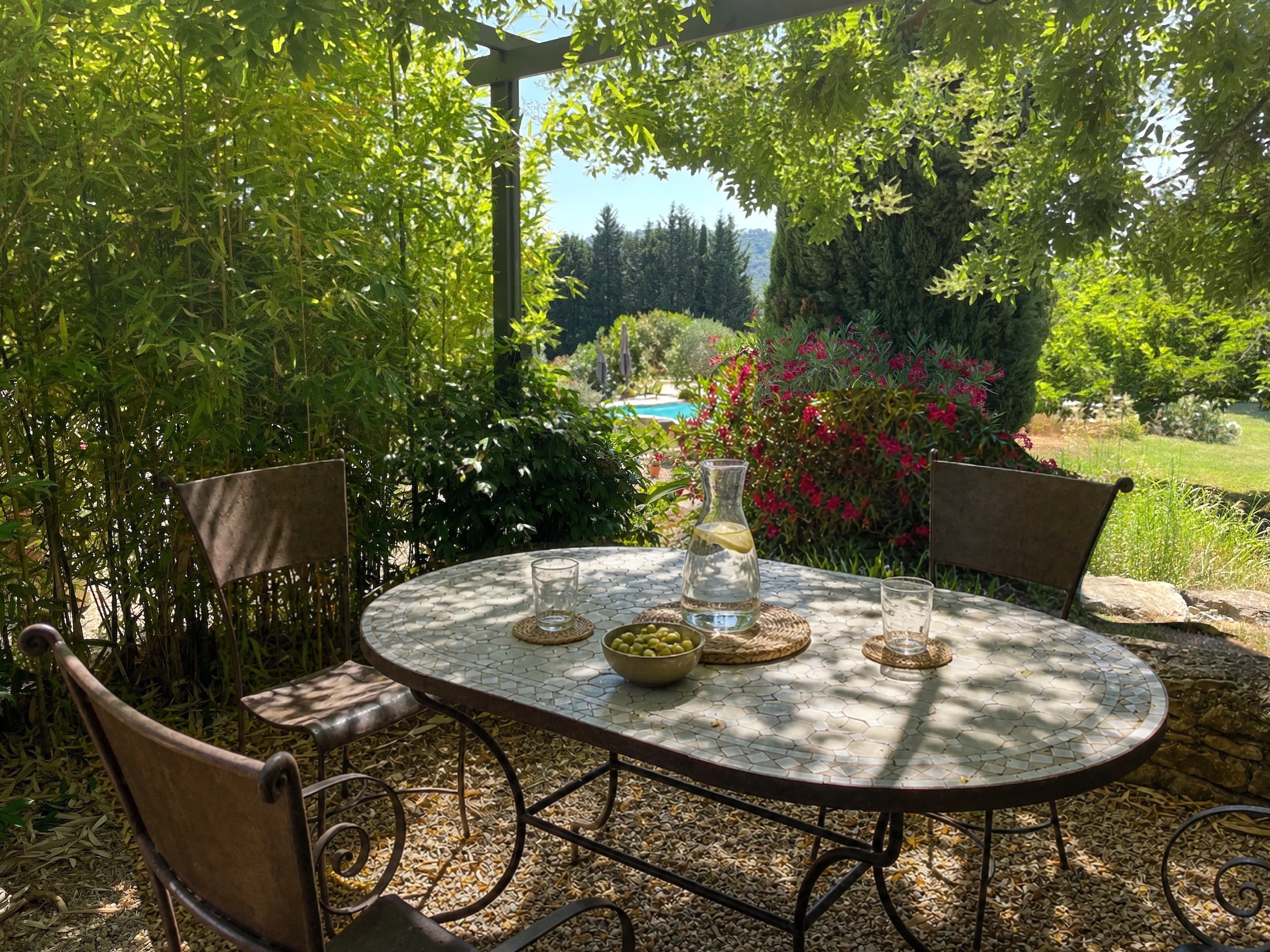 Private Garden Nook for Alfresco Moments – Suite Luna
