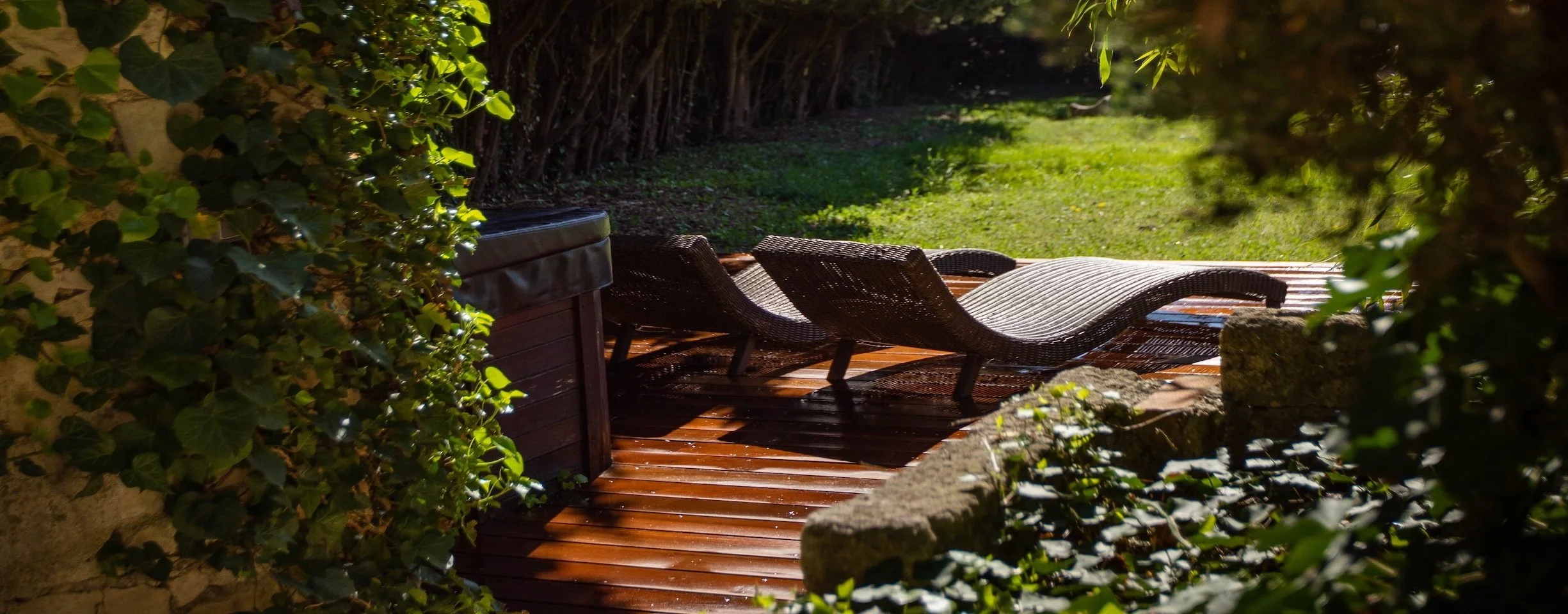 Romantic holiday rental with terrace and garden views – South of France