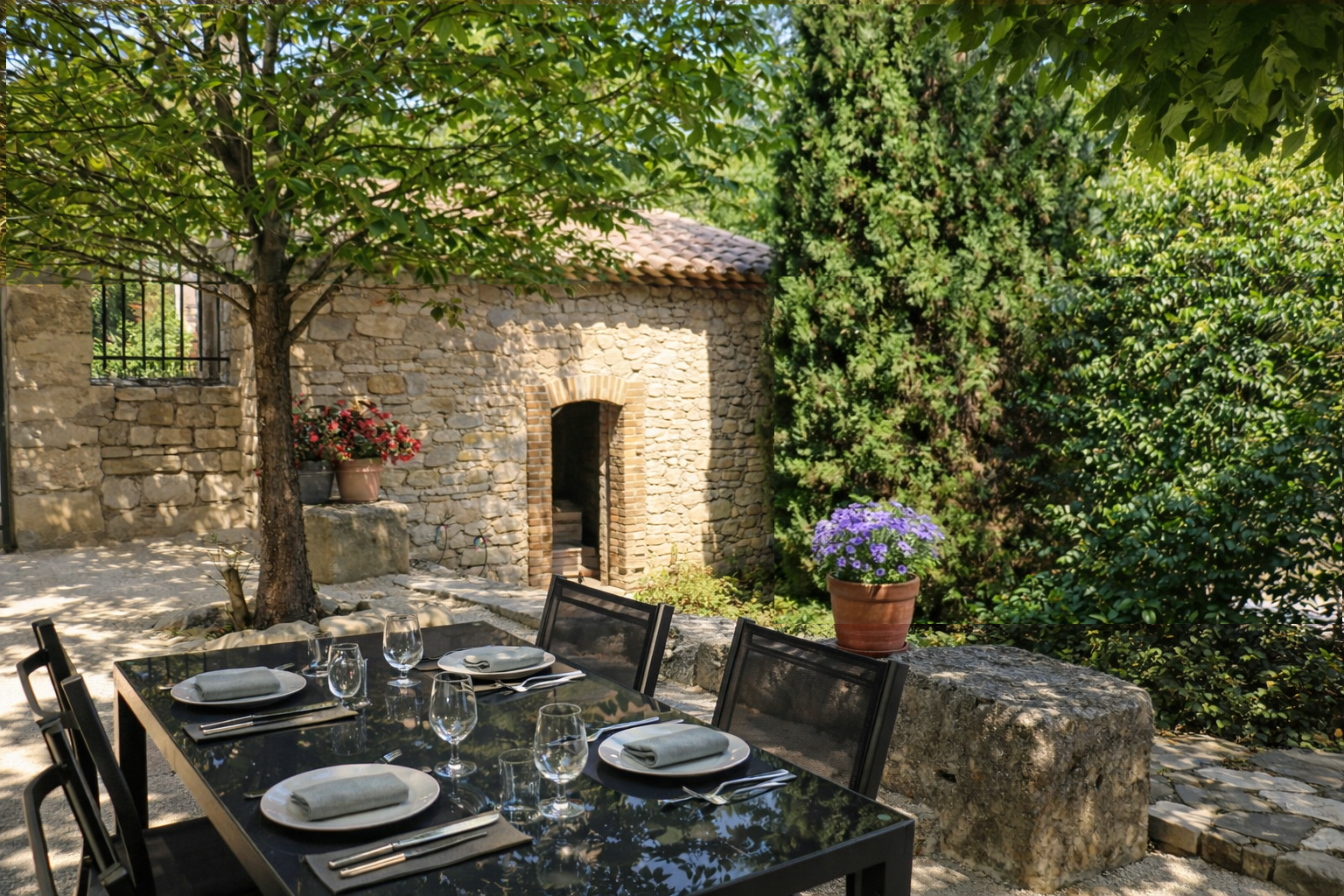 Private Outdoor Dining Terrace | Domaine de Monteils