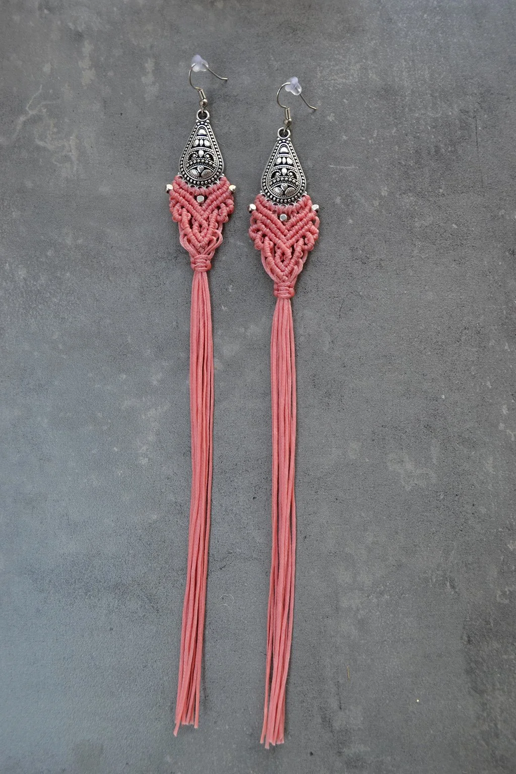 macrame long statement earrings pink girly boho μακραμε μακριά σκουλαρικια κρόσσια ροζ μποχο αξεσουαρ accessories.jpg