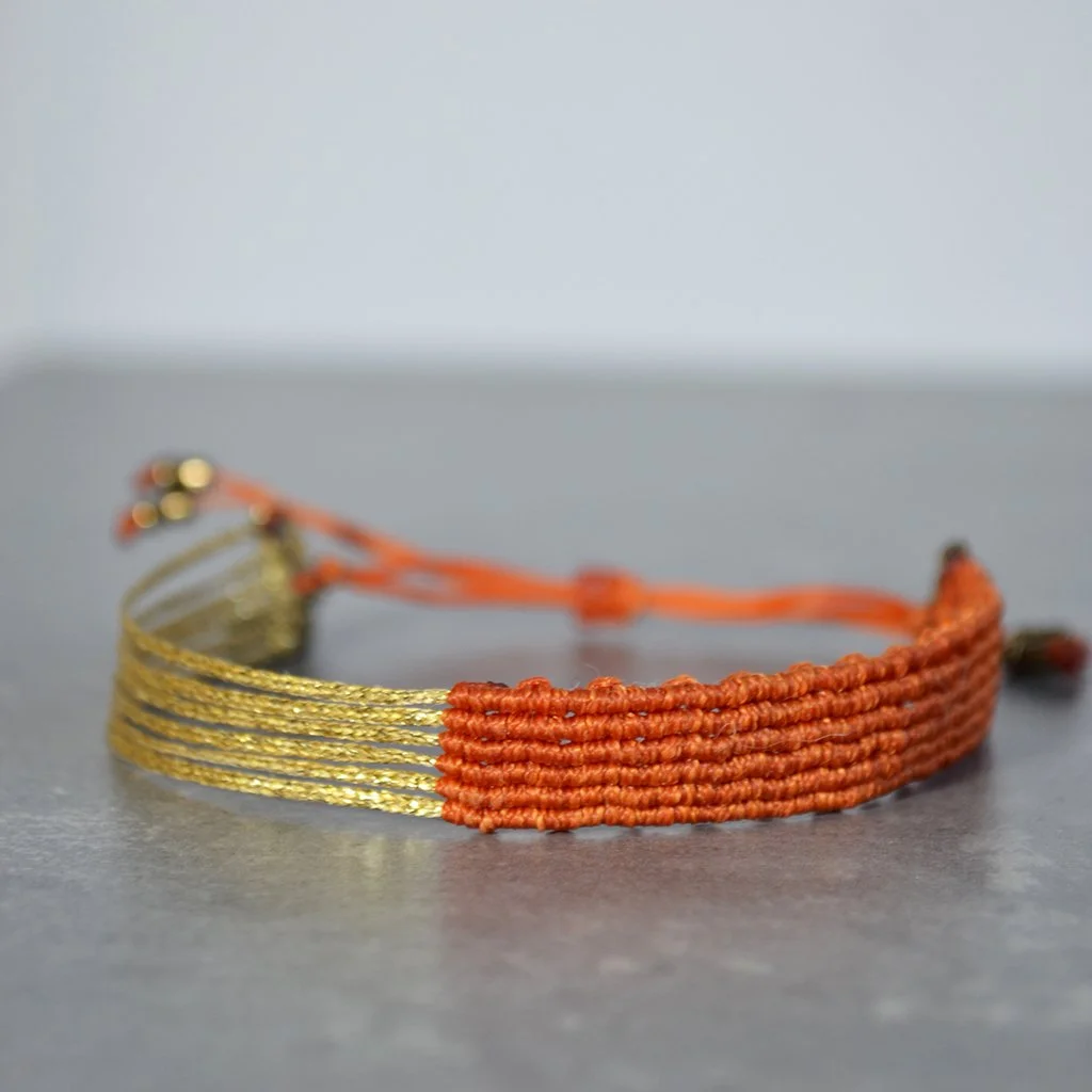 μακραμε βραχιολι μποχο μινιμαλ αξεσουαρ δώρο μπρονζε χάντρες macrame bracelet accessory boho minimal gift bronze beads golden orange χρυσο πορτοκαλι1.jpg