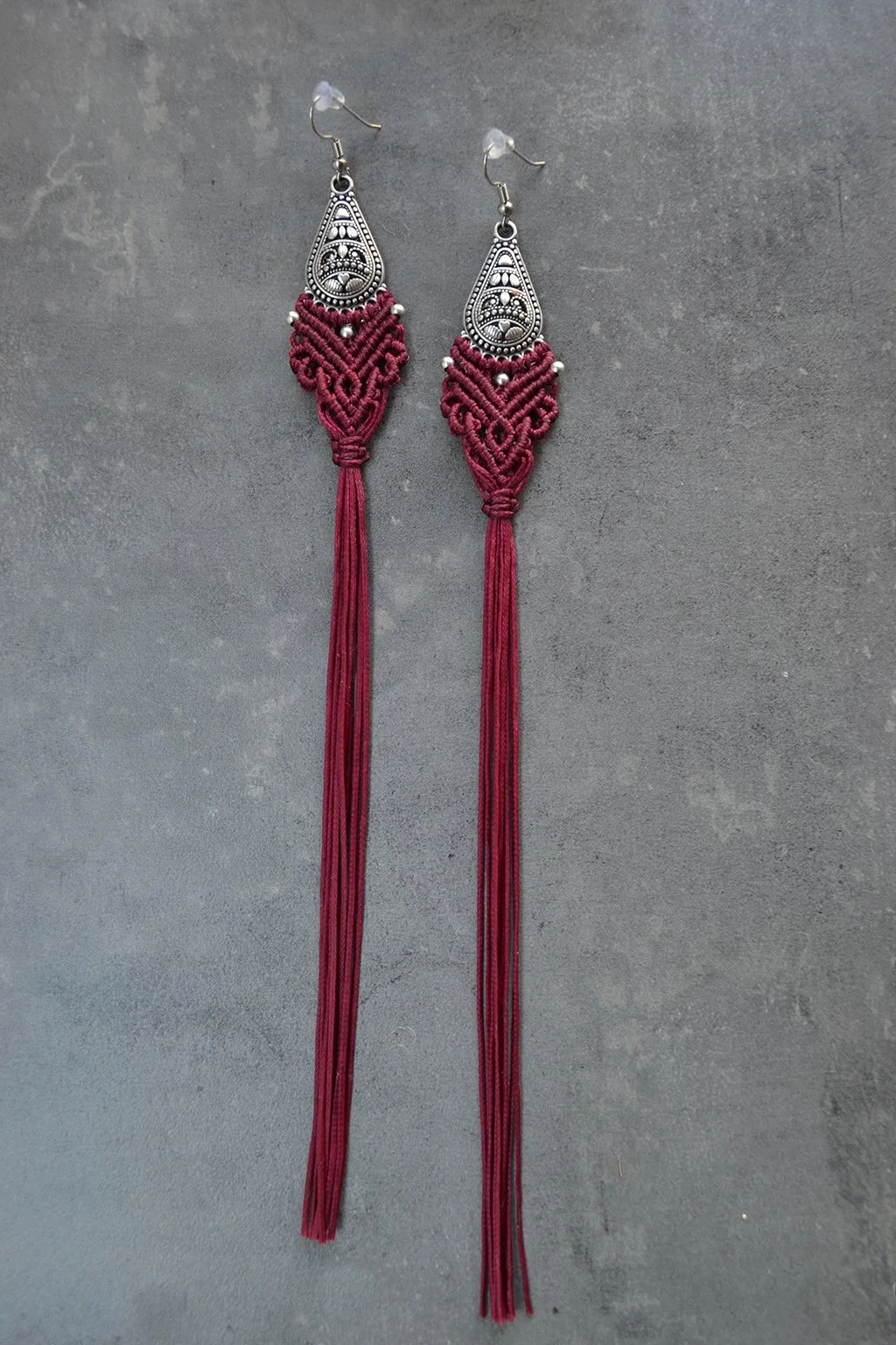 macrame long statement earrings magenta boho μακραμε μακριά σκουλαρικια κρόσσια φούξια μποχο αξεσουαρ accessories.jpg