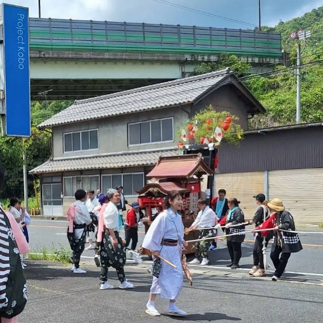 2026年度宮津祭。PROJECT KOBO PLACEち初めて浮太鼓と獅子舞が来て下さったのは丁度三年前、カフェオープンして直ぐでした。

三年目も地域の皆様とご一緒に暮らし、皆で楽しみながら活動をできる事に感謝します！

#宮津海辺のカフェ　#天橋立スペシャルティコーヒー  #宮津祭り