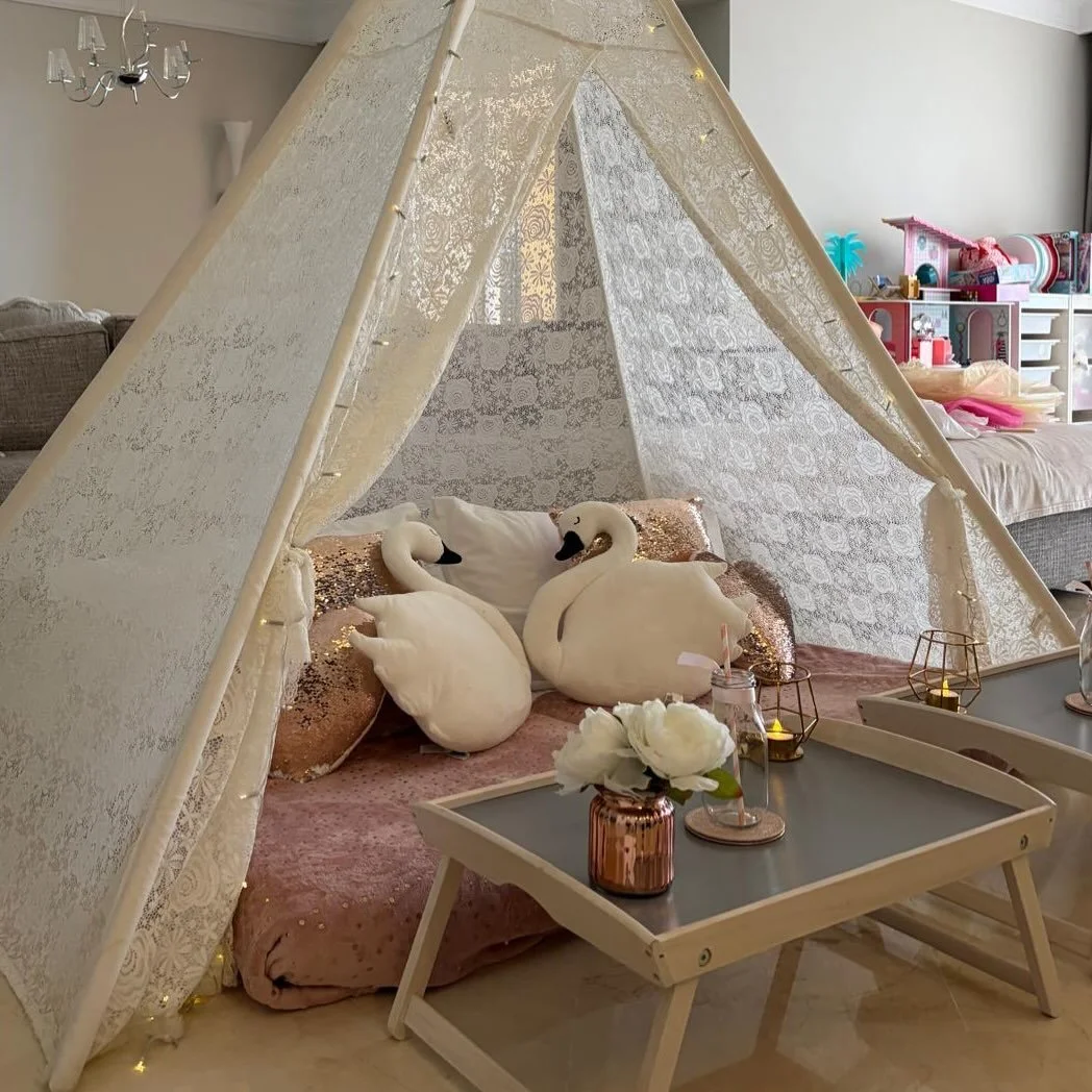 🎀Besties Sleepover🎀 

~ A &ldquo;Best Friend&rdquo; Sleepover Surprise for sweet Dolly ✨
Beautifully organised by her lovely mum and styled by MrsTipi.

Featuring our large lace tipi, comfy mattress, soft blankets and plush swan cushions.

The perf