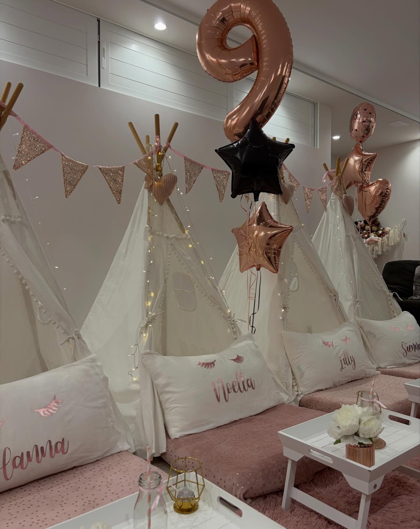 ✨Rose gold sleepover✨ 

A &ldquo;Best friend sleepover in tipis? Yes, please! 🌙✨ Nothing beats a cozy sleepover with your bestie. 
Lots of laughter echoing in the night  and the best memories made ✨💫

We would love to help you create magical memori