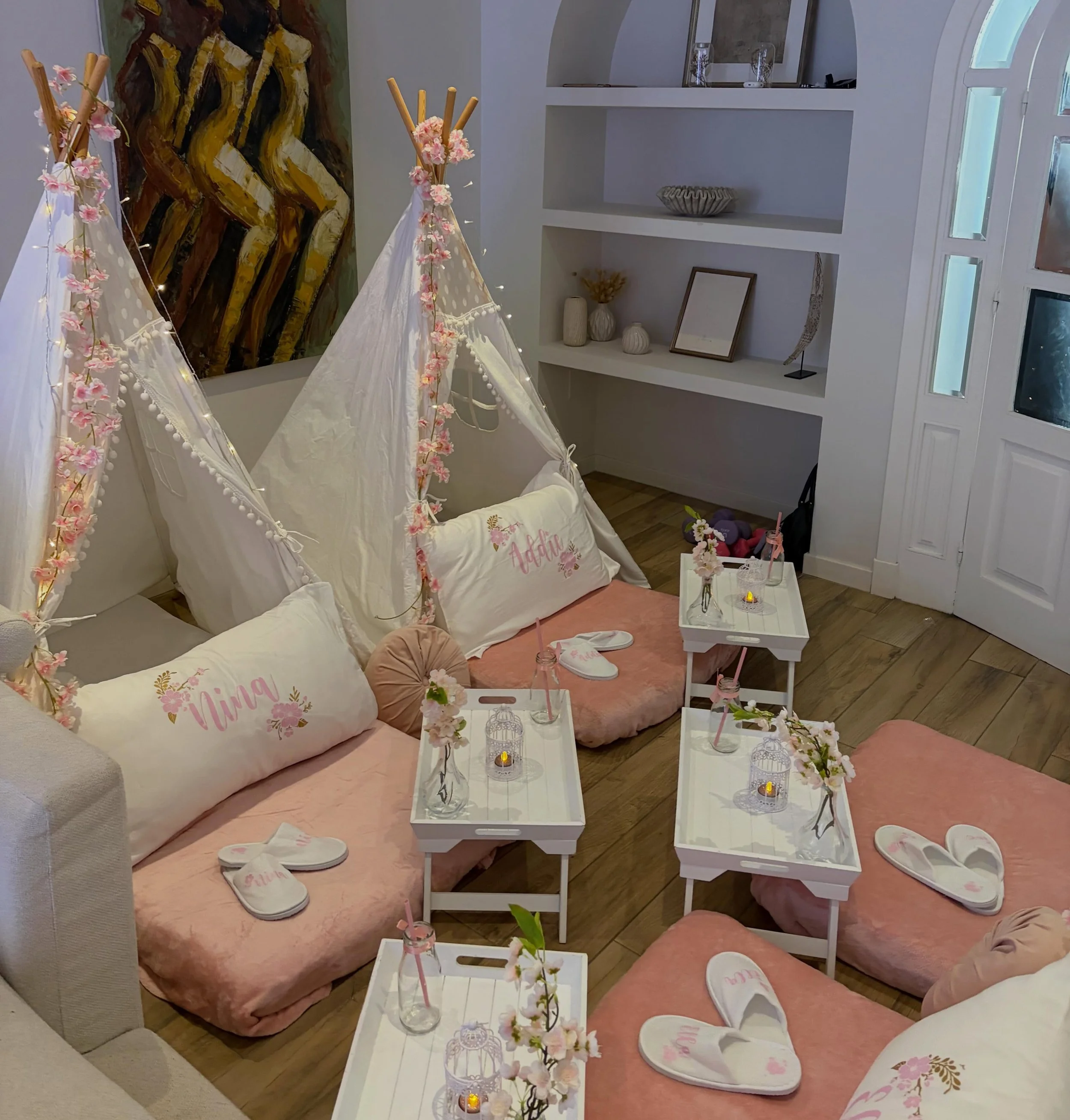 🌸✨ Cherry Blossom Dreams ✨🌸

A magical evening filled with friendship, giggles, and beautiful cherry blossom vibes as Nina celebrated her 10th birthday in style. 💕🌸

From cosy sleepover tents to special personalised pillowcases and sleepers gifte