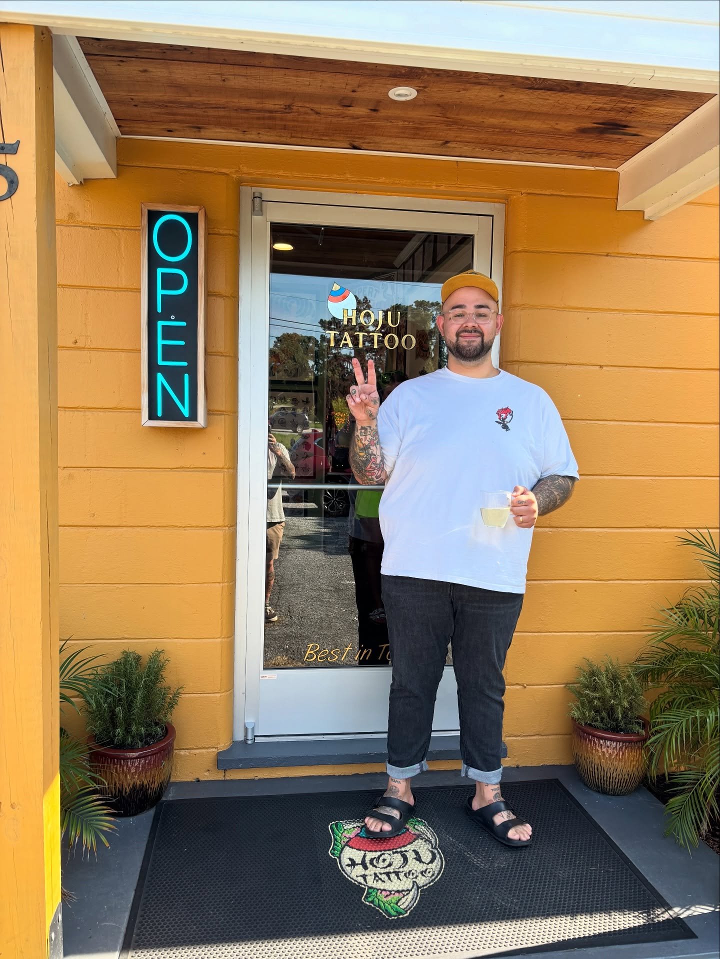 Our good friend @benjioutlawtattoo is sitting with us this weekend. Swing on by by and get a super clean tattoo! 
@benjioutlawtattoo 
@benjioutlawtattoo 
@benjioutlawtattoo 
.
.
. 
#beaufortsc #parrisisland #blufftonsc #hiltonheadisland #usmc #savann