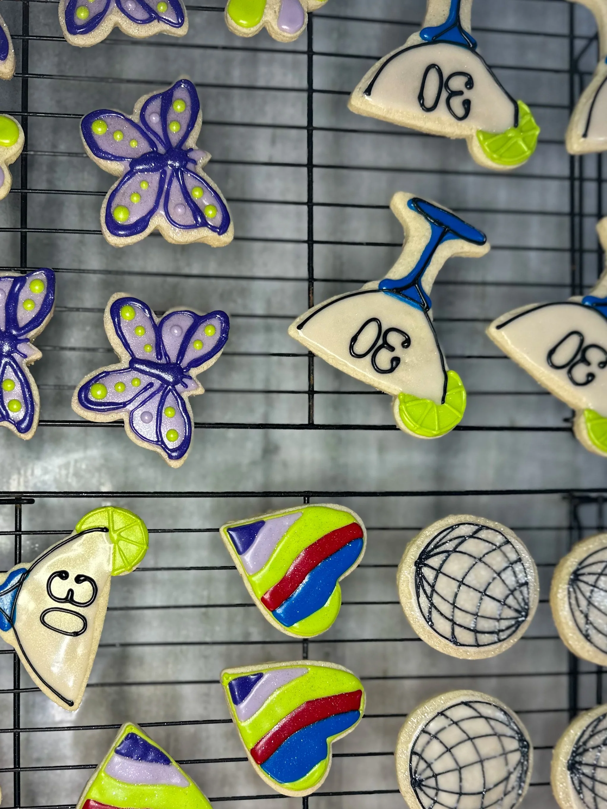 Gluten-friendly cutouts with royal icing
