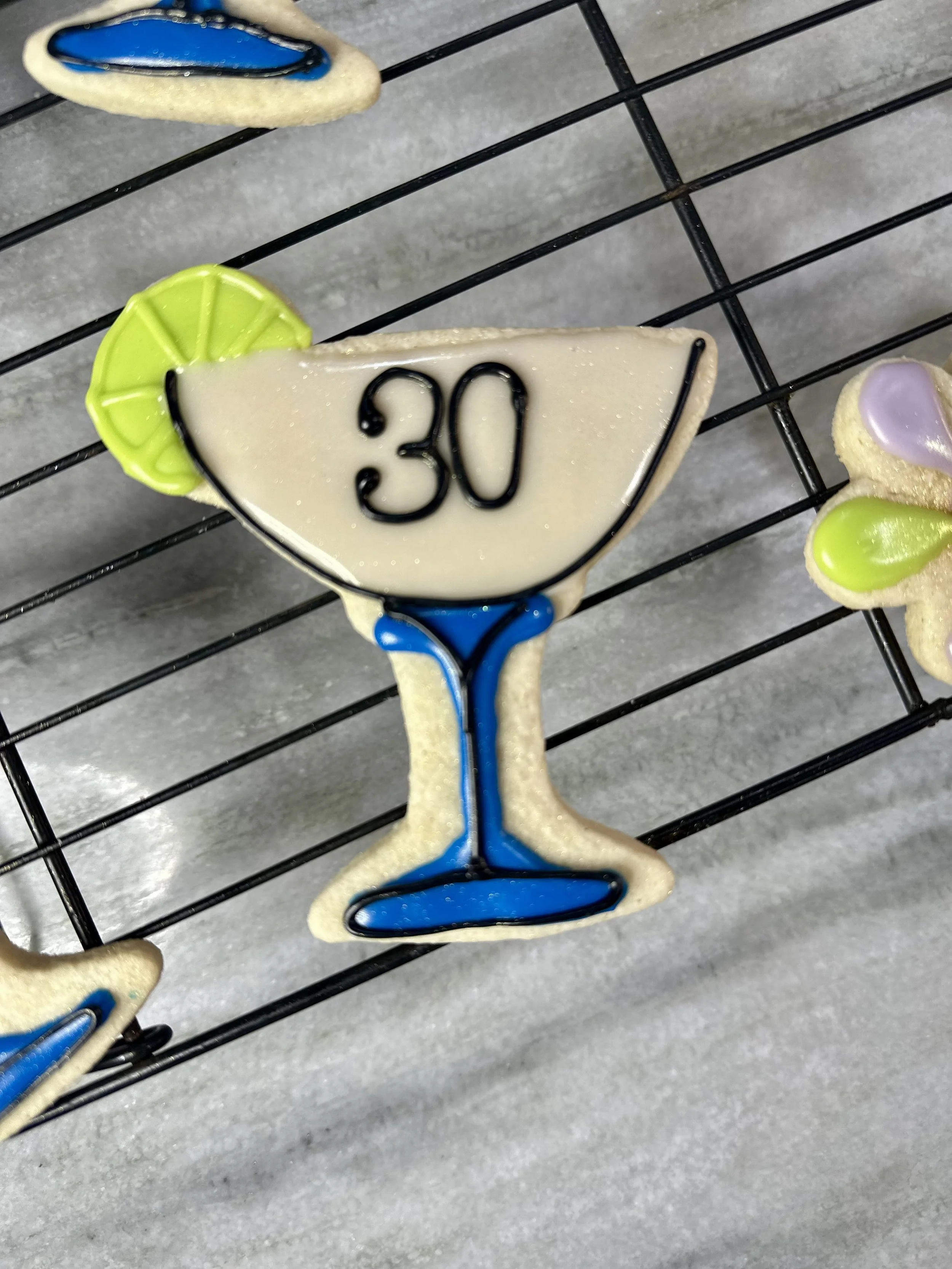 Gluten-friendly cutouts with royal icing