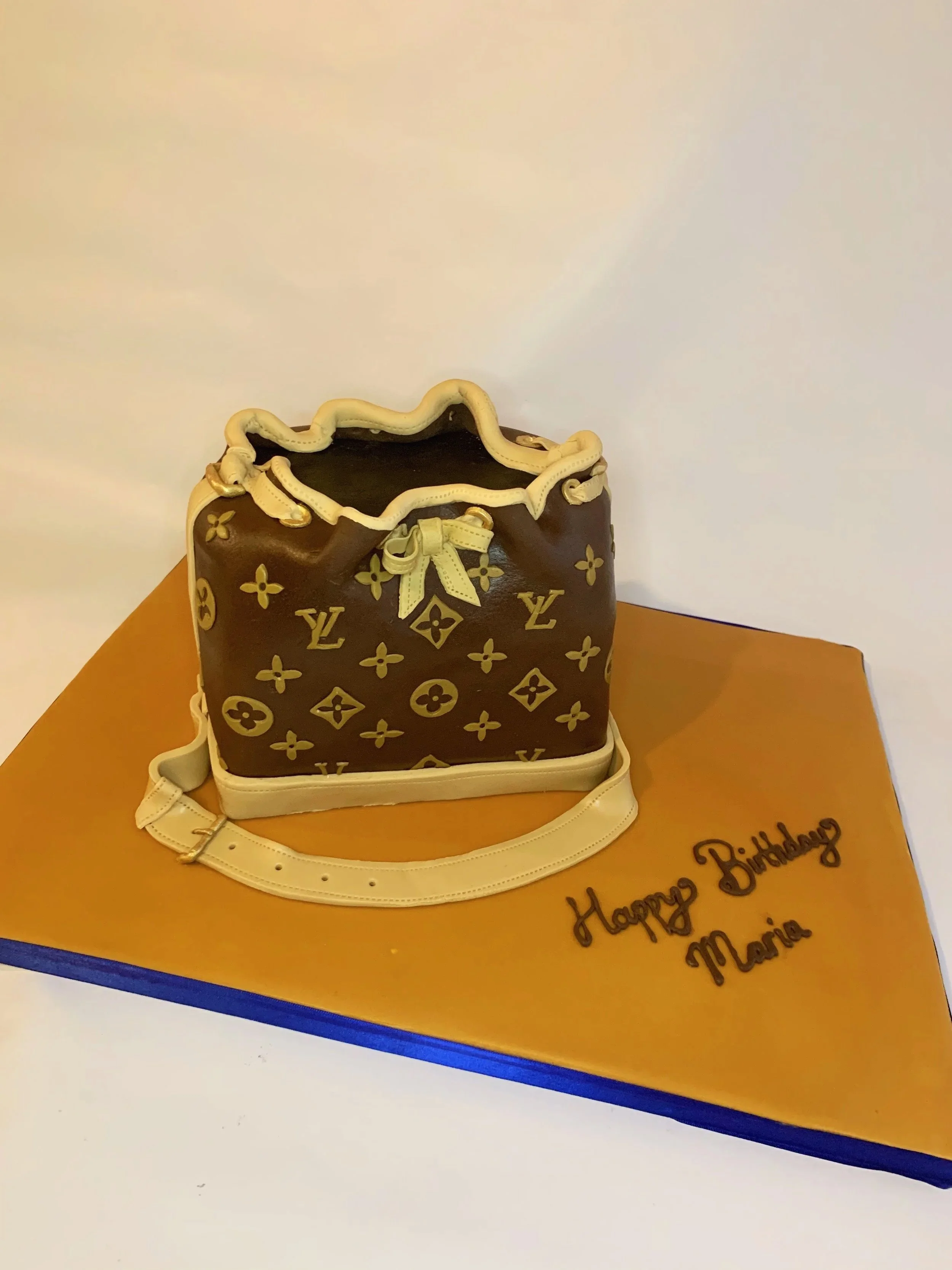 lv+bag+cake.jpg