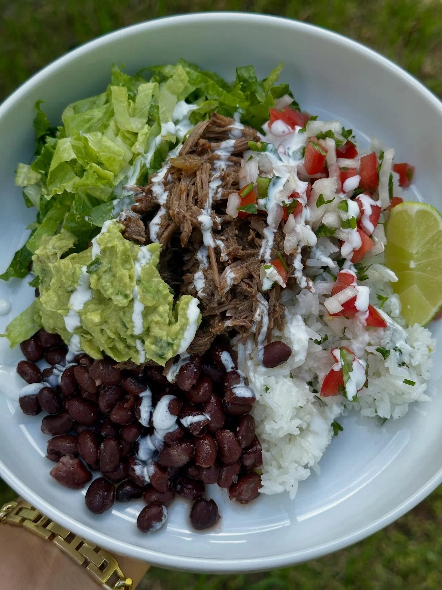 Happy Easter! 

Here&rsquo;s what to cook this week!

Slow-cooked barbacoa three ways:

✨Chipotle-Style Barbacoa Bowls
with cilantro lime rice, black beans, guac, pico, Mexican crema

✨Fusion Quesadillas
with Oaxaca cheese, sriracha mayo, scallions

