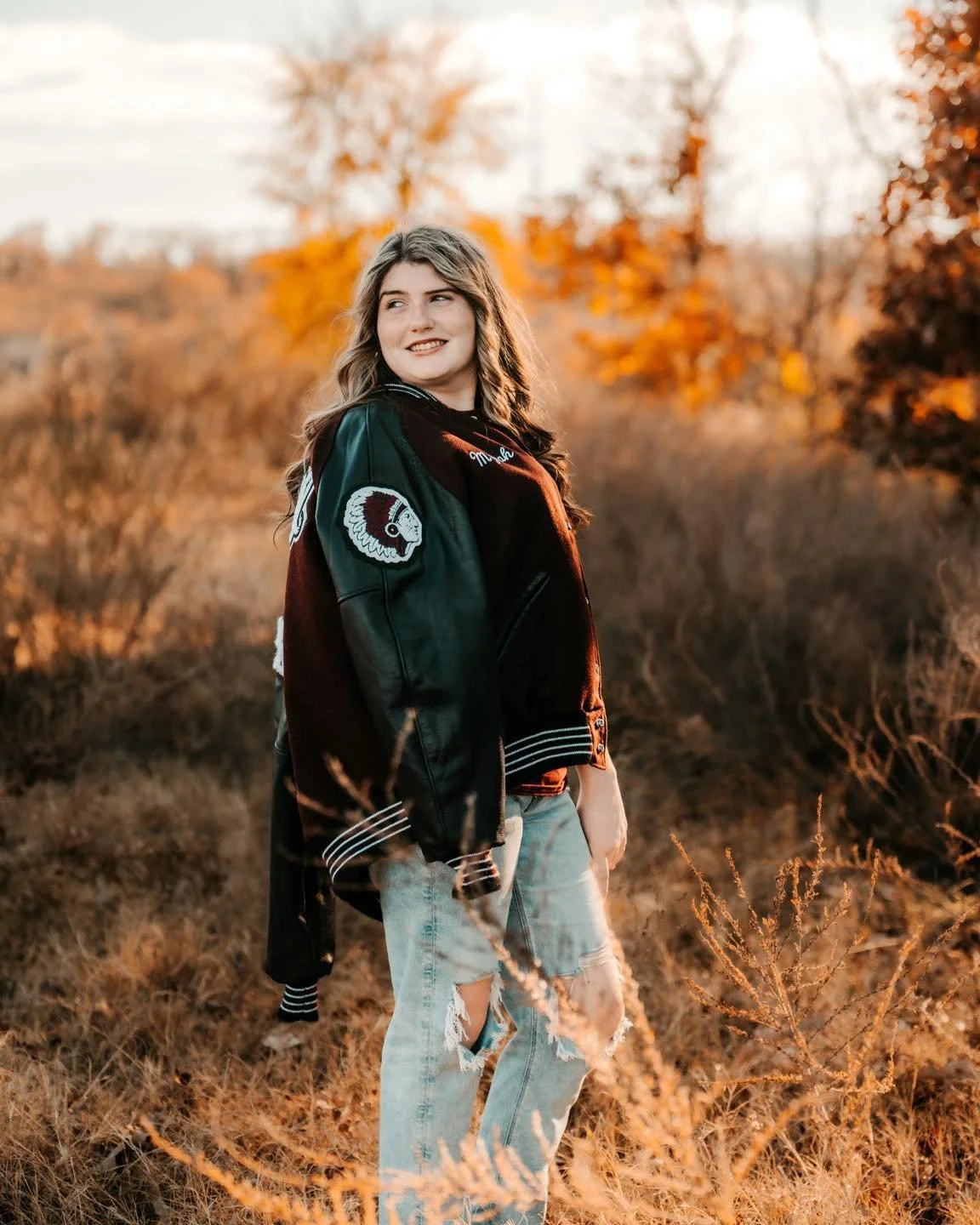 ✨ Seniors, can you believe the year is already flying by?!
Before you know it, you&rsquo;ll be walking that stage, tossing that cap, and starting your next big chapter. If you&rsquo;ve been putting off booking your senior photos&hellip; this is your 