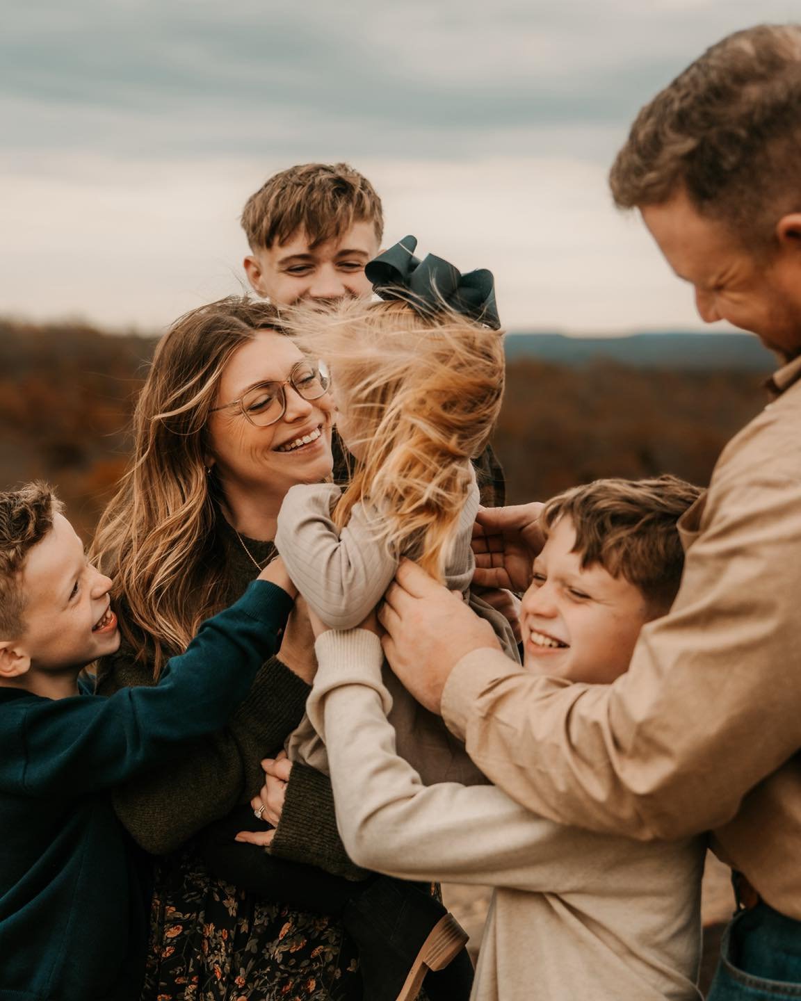 The day after Thanksgiving tried to blow us away&mdash;literally. 💨😂 The wind was out of control, but we braved it for a solid 20 minutes and ended up with the most amazing family photos.

This sweet family has been with me for so many years, and w