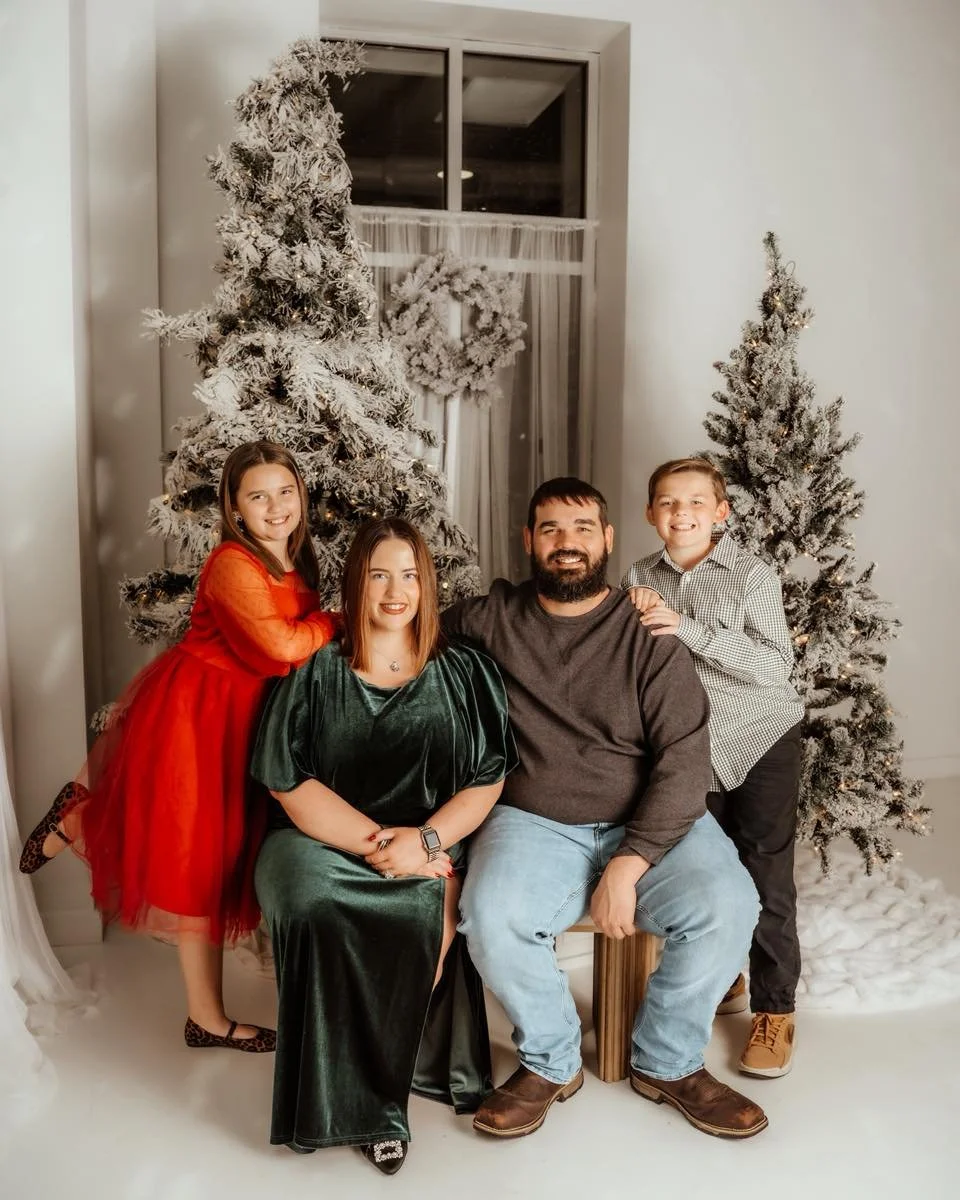 The Waymire Fam 🫶🏼 Christmas is only 10 days away! What are you doing this week to prep?! I&rsquo;ve got 22 galleries to edit , plus 8 more shoots this week that I&rsquo;m trying to get out before Christmas! I love the hustle and bustle of this tim