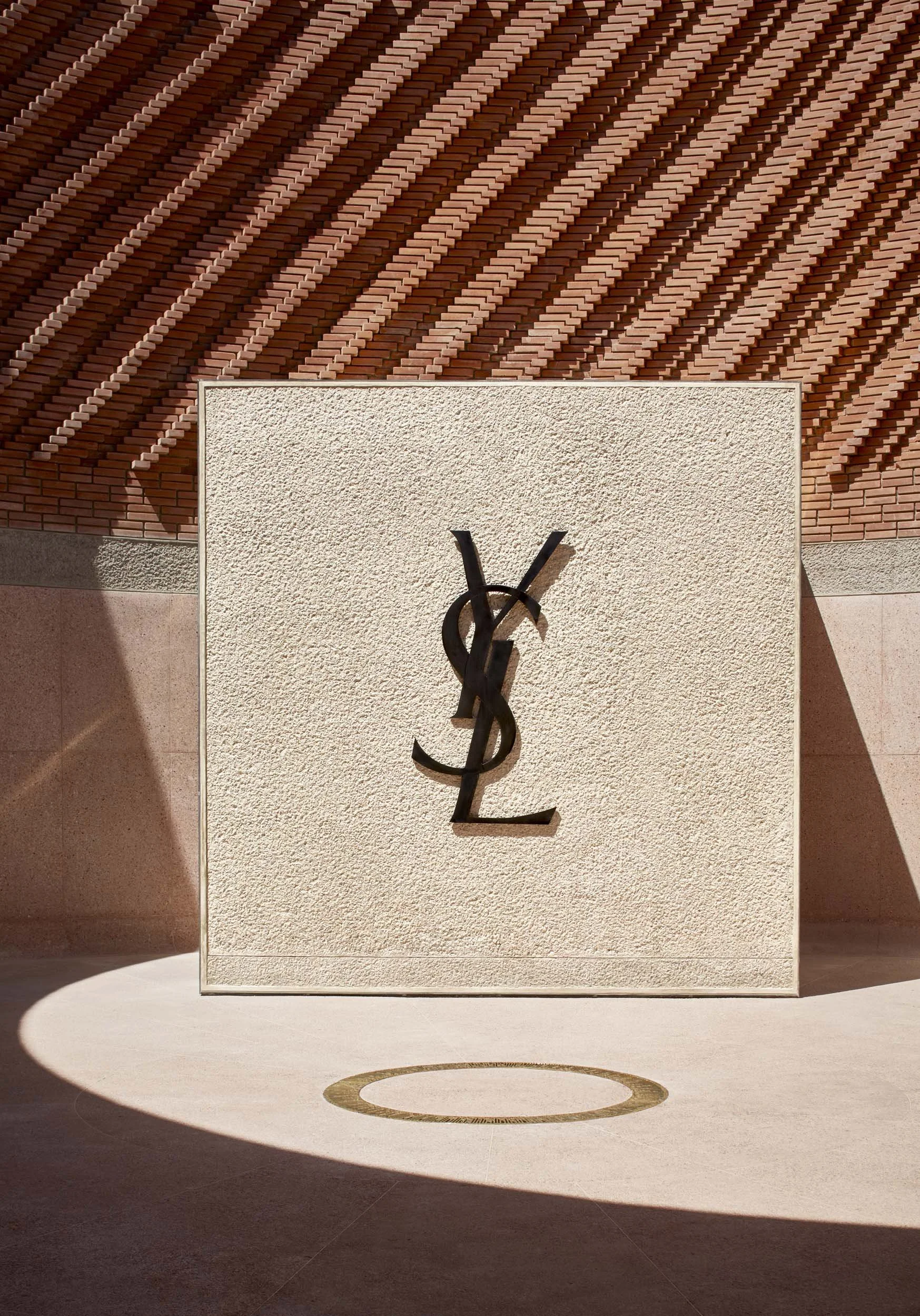 dan-glasser-studio-ko-ysl-museum4.jpg