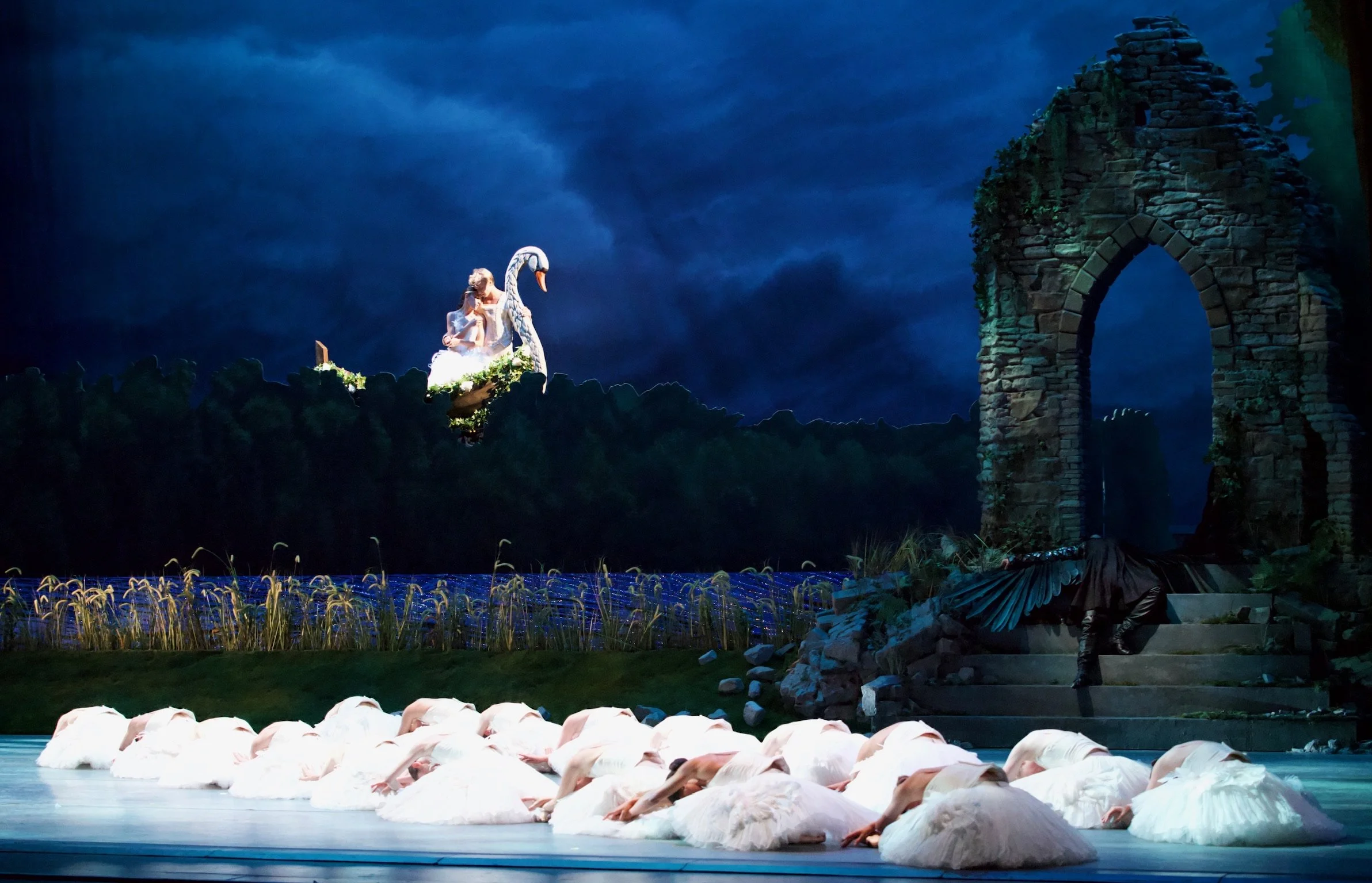 Swan Lake, Choreography: Alexei Ratmansky, Music: Peter Tchaikovsky, Costume & Set Design: Jérôme Kaplan, Lighting Design: Mark Stanley, Photography: George Skouras
