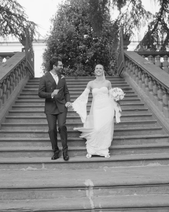 Those receptions that have live bands always bring a little bit of magic ✨ 🎶

#wedding #weddingitaly #destinationweddings #weddingvideography #weddingfilm #weddinginspiration #videography