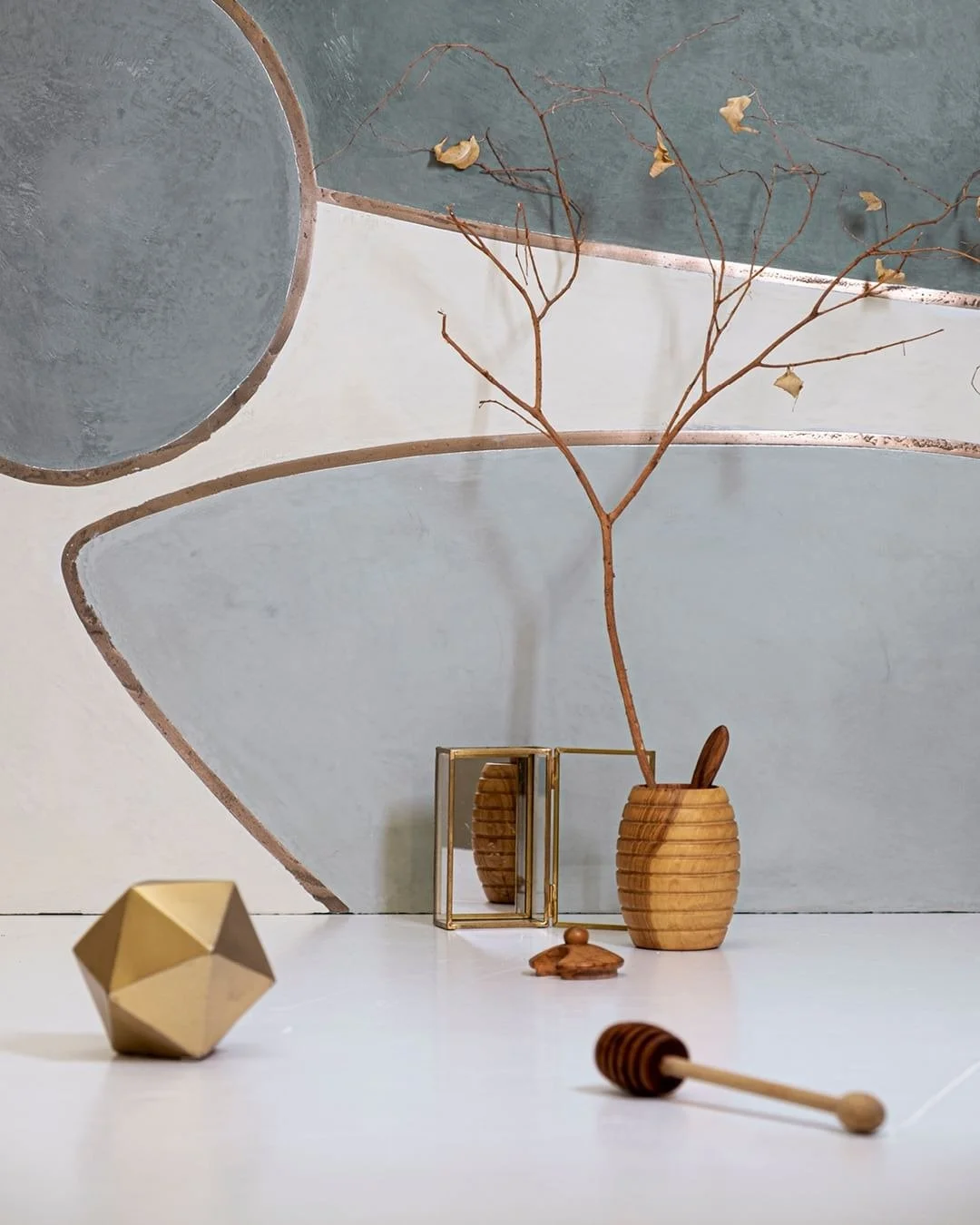 Some finishes tell a story before you ever touch the wall.

Sinuous patterns and golden lines come together to create this stunning, modern finish. This nature-inspired design, called EUCALIPTO, by Studio Salaris is truly captivating. Part of the Tex