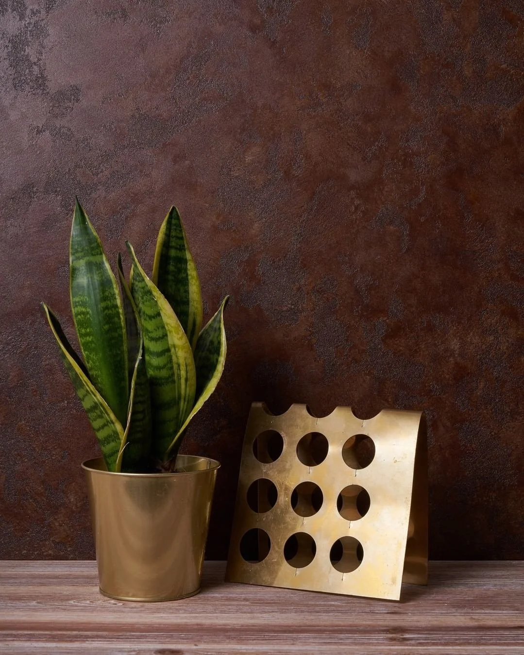 Earthy elegance, inside and out.
 
R-Stone brings a rich, timeworn character to both interior and exterior spaces - like aged stone that&rsquo;s been gently shaped by the elements. Whether you're styling a cozy corner or modern architecture with moun