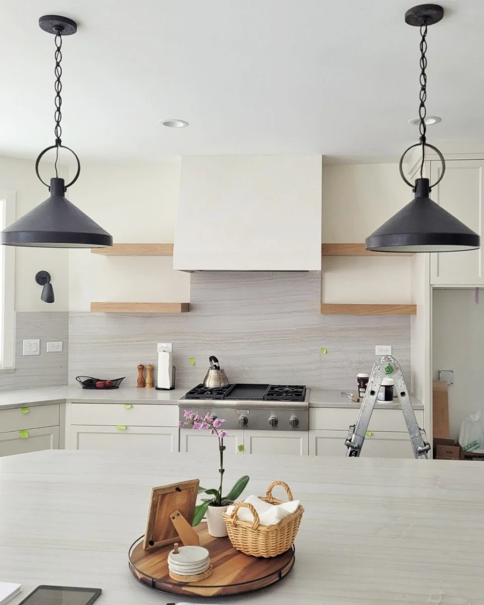 When a surface is done well, it doesn&rsquo;t announce itself. It simply settles into the space.

This sculpted range hood finished in Marmorino KS is a beautiful example of that kind of work. The form is clean and architectural, while the finish add