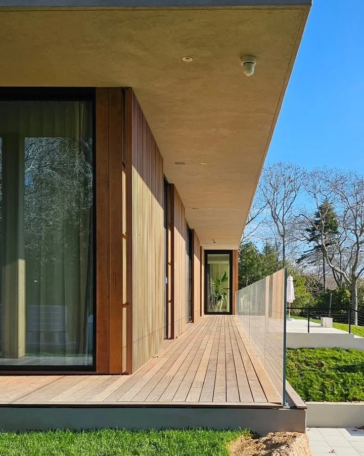 Architecture sets the structure. Material brings it to life.

For this modern residence in Montauk, Concrete by Novacolor becomes more than a finish. Applied across the facade, ceilings, soffits, doors, and walls, the surface introduces movement, dep