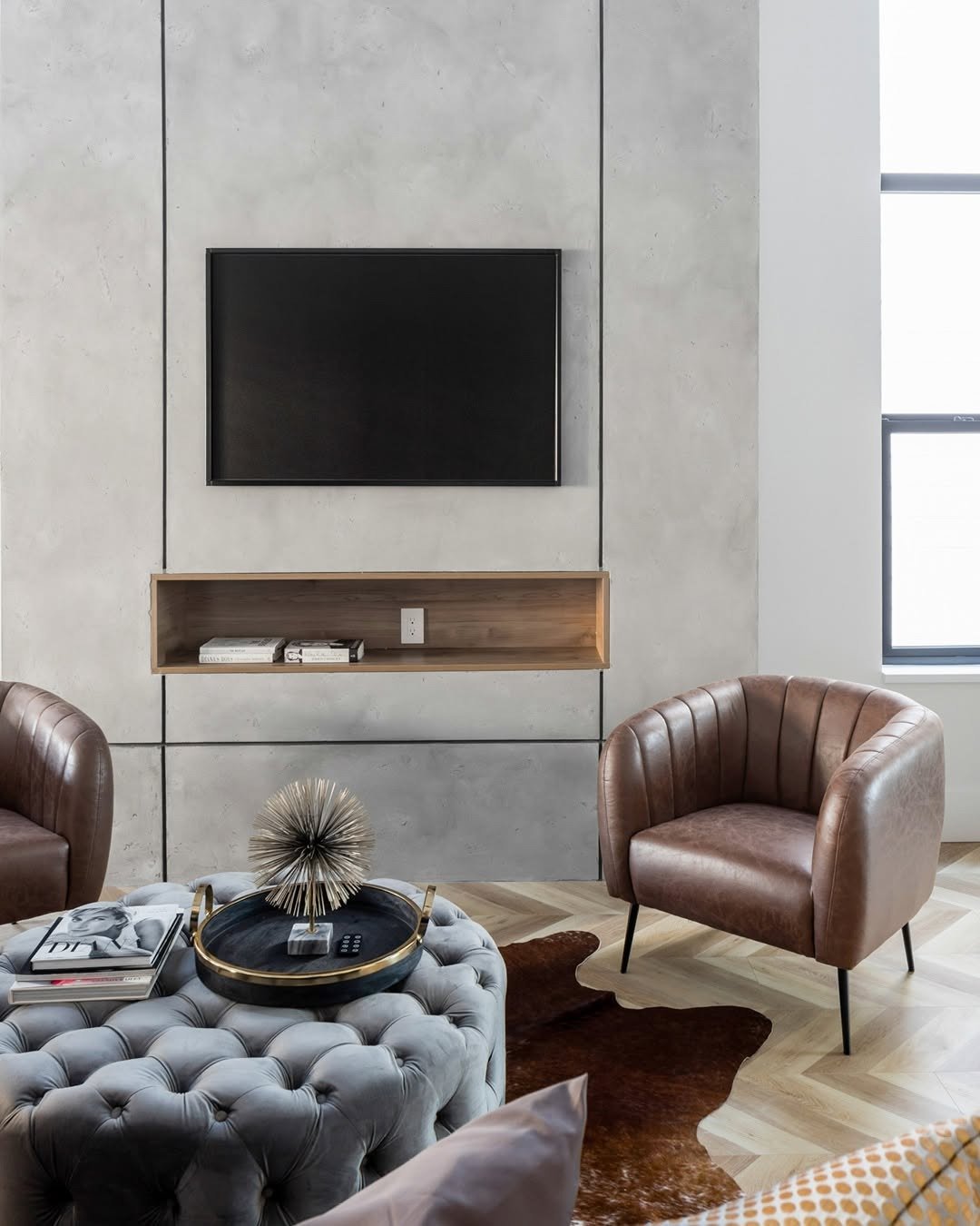 Some fireplaces warm the room. Others steal the show.

This Archi+ Concrete fireplace does a bit of both! With its soft mineral texture and concrete-like effect, the finish transforms the fireplace into a true architectural feature, adding depth and 