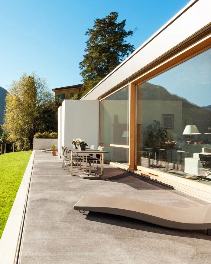 Floor to ceiling? I meant wall to floor.

Wall2Floor is a seamless mineral system that does exactly what the name says, covering floors and walls in a continuous, jointless finish that moves through a space without interruption. Wet areas, terraces, 