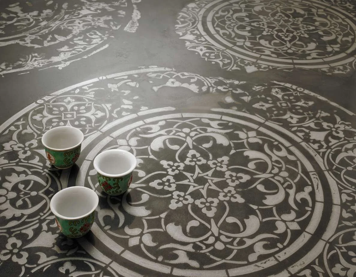 NovacolorNearMe-Metallics-MetalloFuso-Mandala Medallion Stencil with Mirror and Metallo Fuso.jpg
