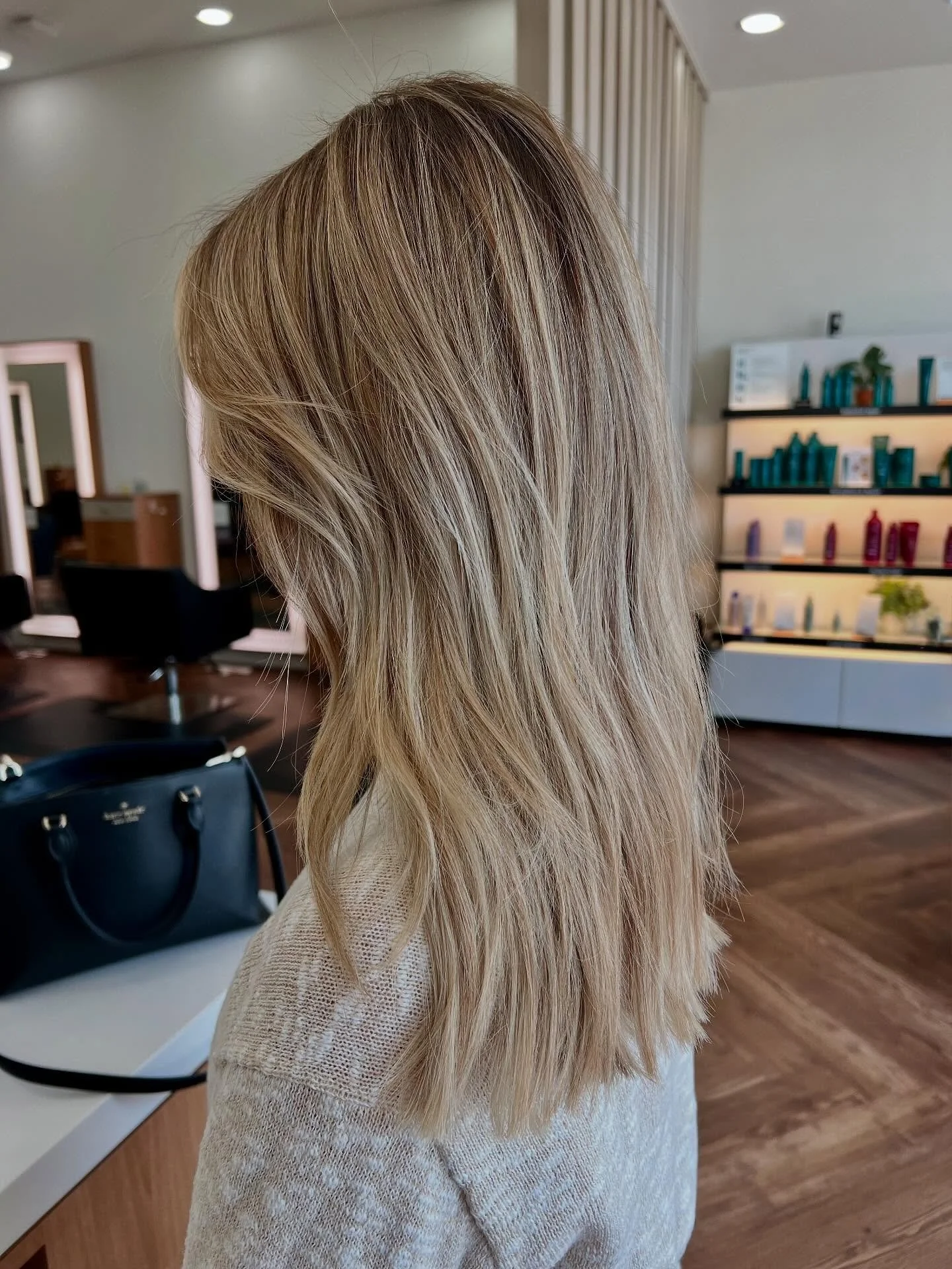 Trust the process 🫶

Haley made all the blonde dreams come true in three sessions🌻

#transformation #trusttheprocess @haley.davantisalon