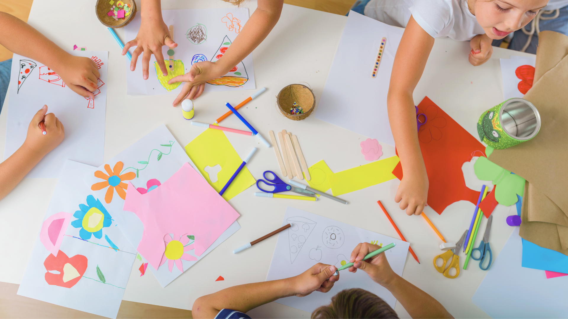 Tiny Art Explorers: Sticker & Collage World