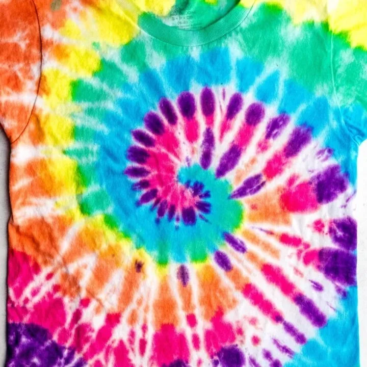 Kids: Four-Day Color Chemistry & Neon Dreams