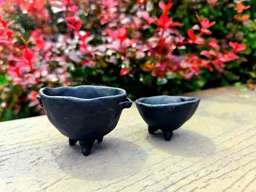 Kids: Pinch Pot Caldron