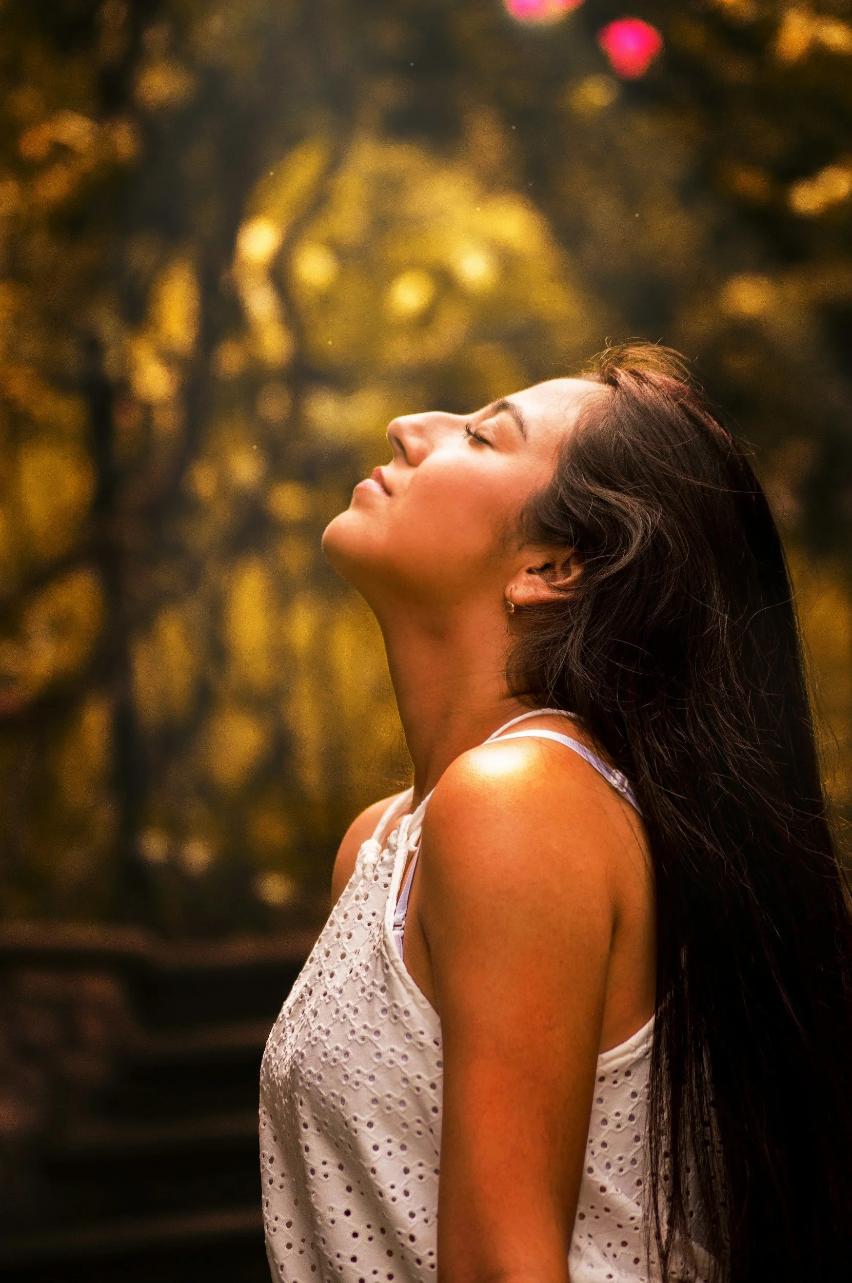 womanbreathinginnaturetoreducehotflashes