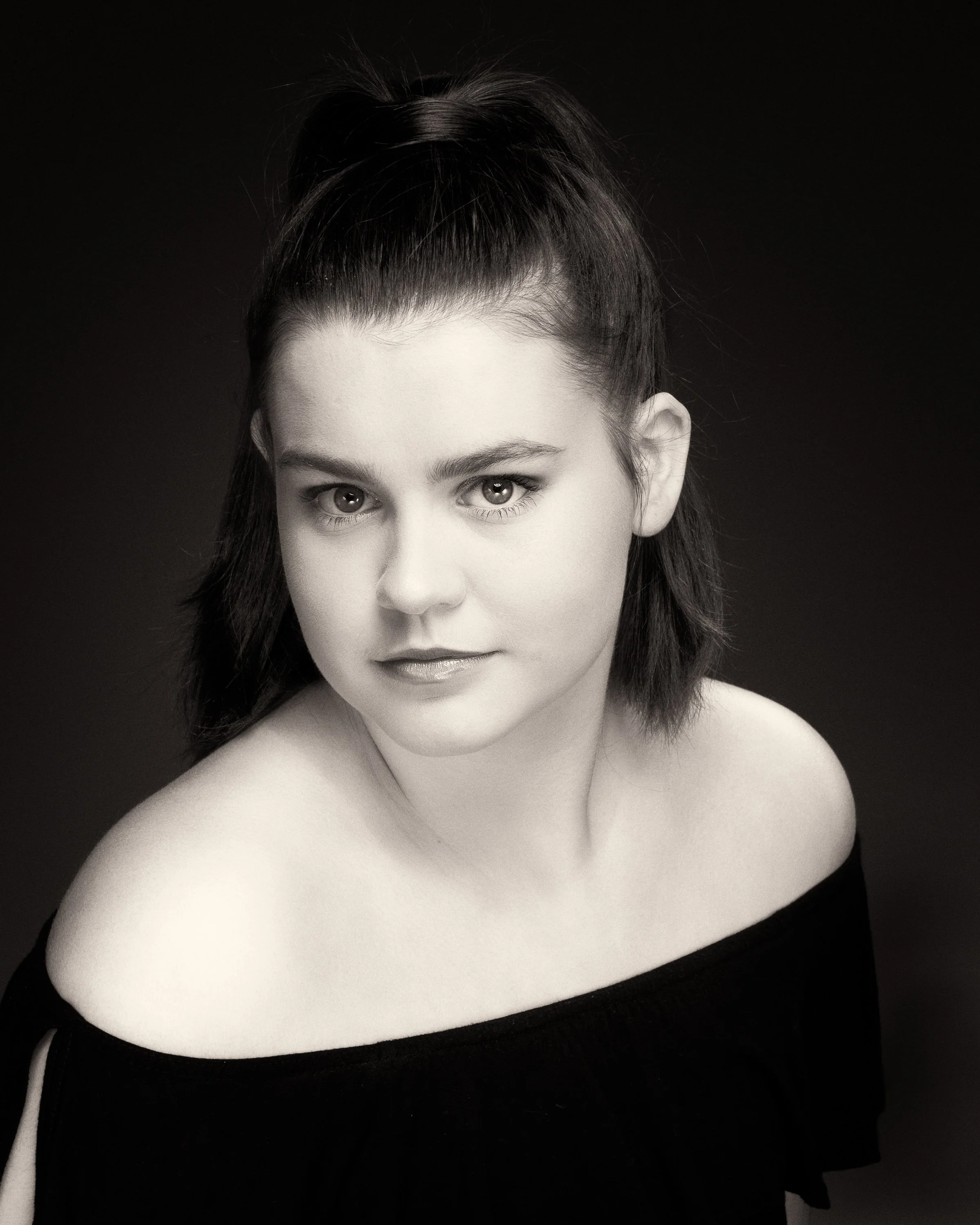 2105-Abbie Cheevers B&W-010.jpg