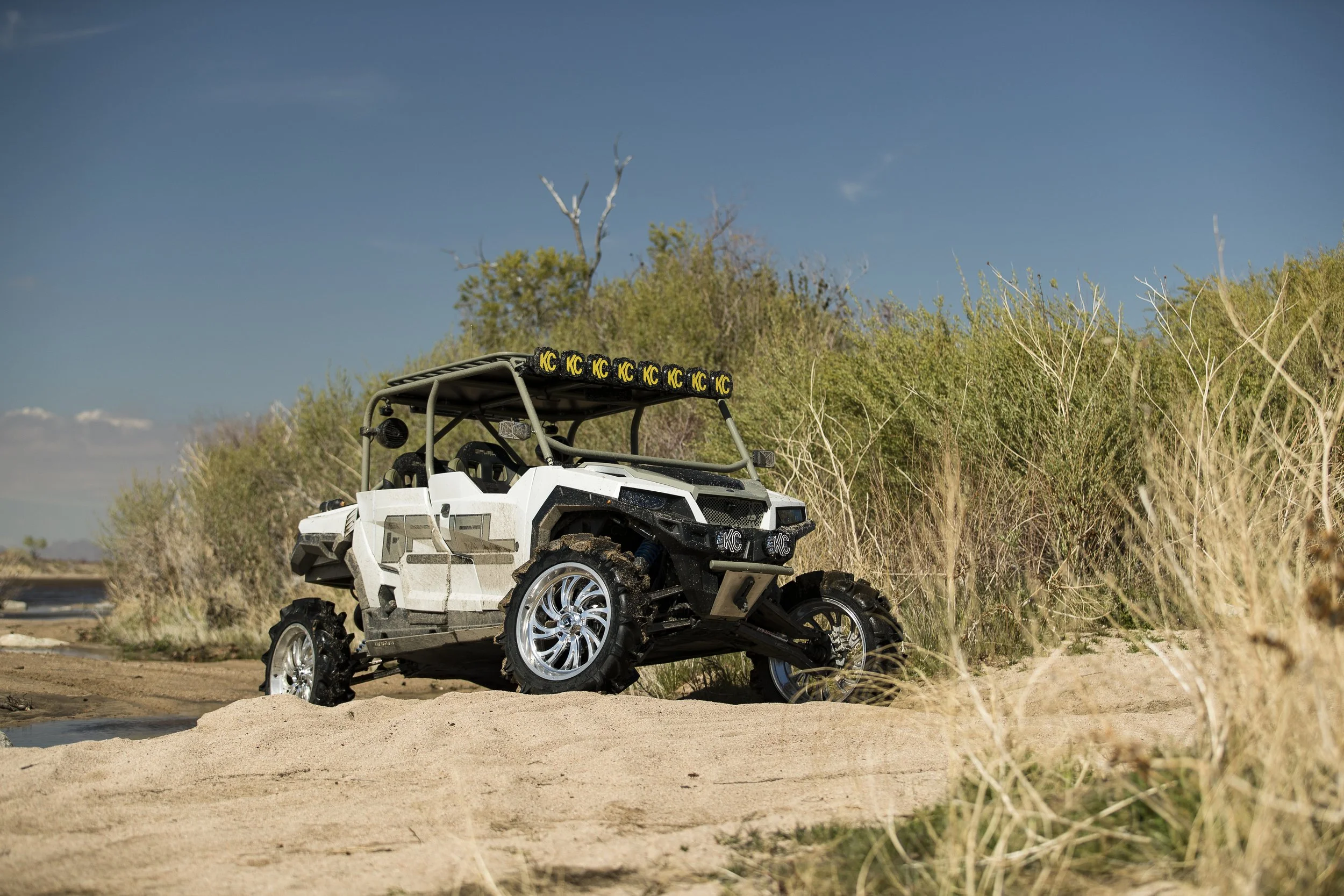 C D203 Fuel Kompressor - Polaris General - 8830.jpg